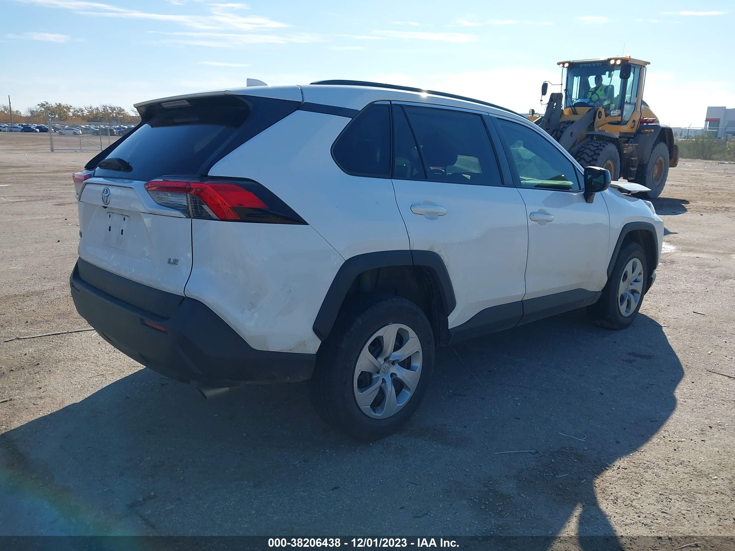 2019 TOYOTA RAV4 — VIN 2T3H1RFV8KC023730 — photo 4