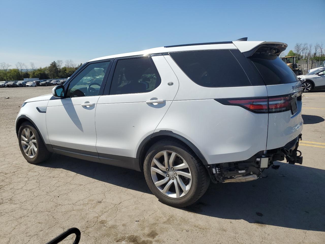 2018 LAND ROVER DISCOVERY — VIN SALRR2RV2JA074807 — photo 2