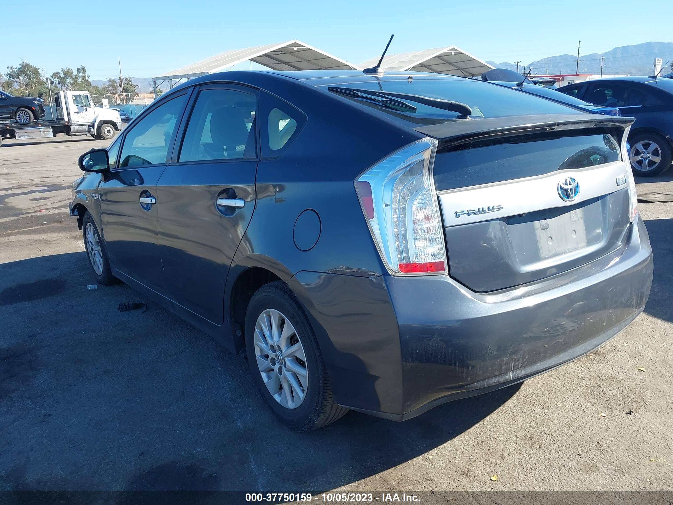 2012 TOYOTA PRIUS PLUG-IN — VIN JTDKN3DP3C3015128 — photo 3