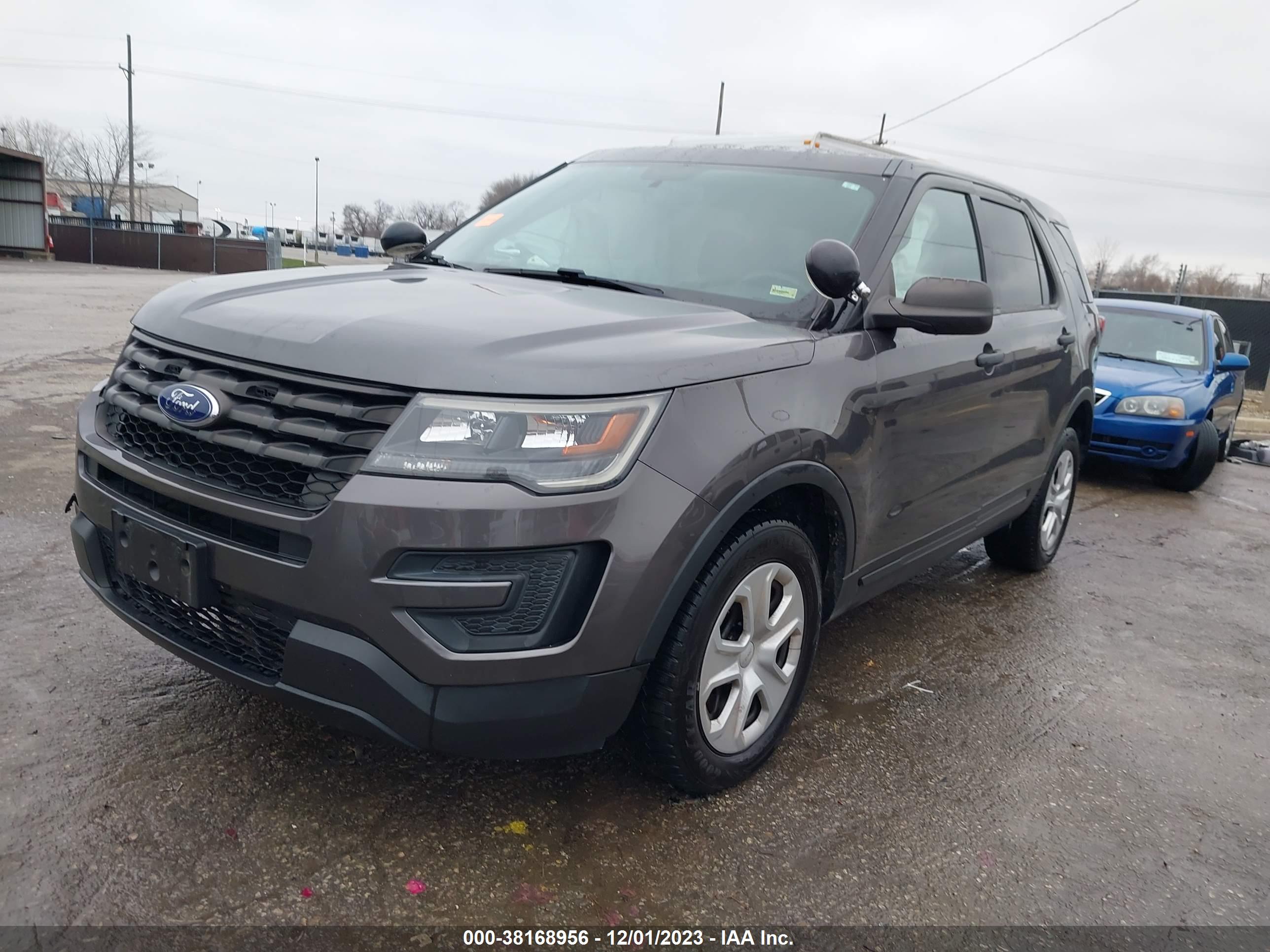 2017 FORD UTILITY POLICE INTERCEPTOR — VIN 1FM5K8AR1HGC56769 — photo 2