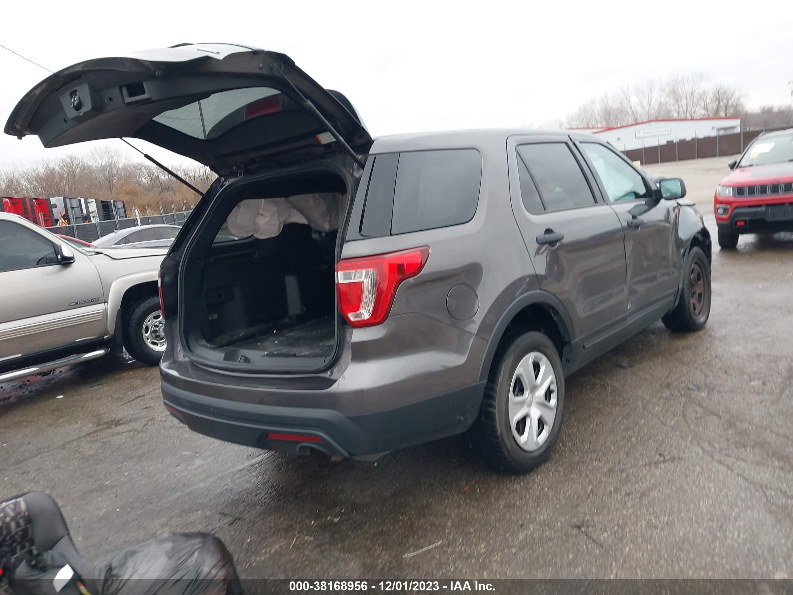 2017 FORD UTILITY POLICE INTERCEPTOR — VIN 1FM5K8AR1HGC56769 — photo 4