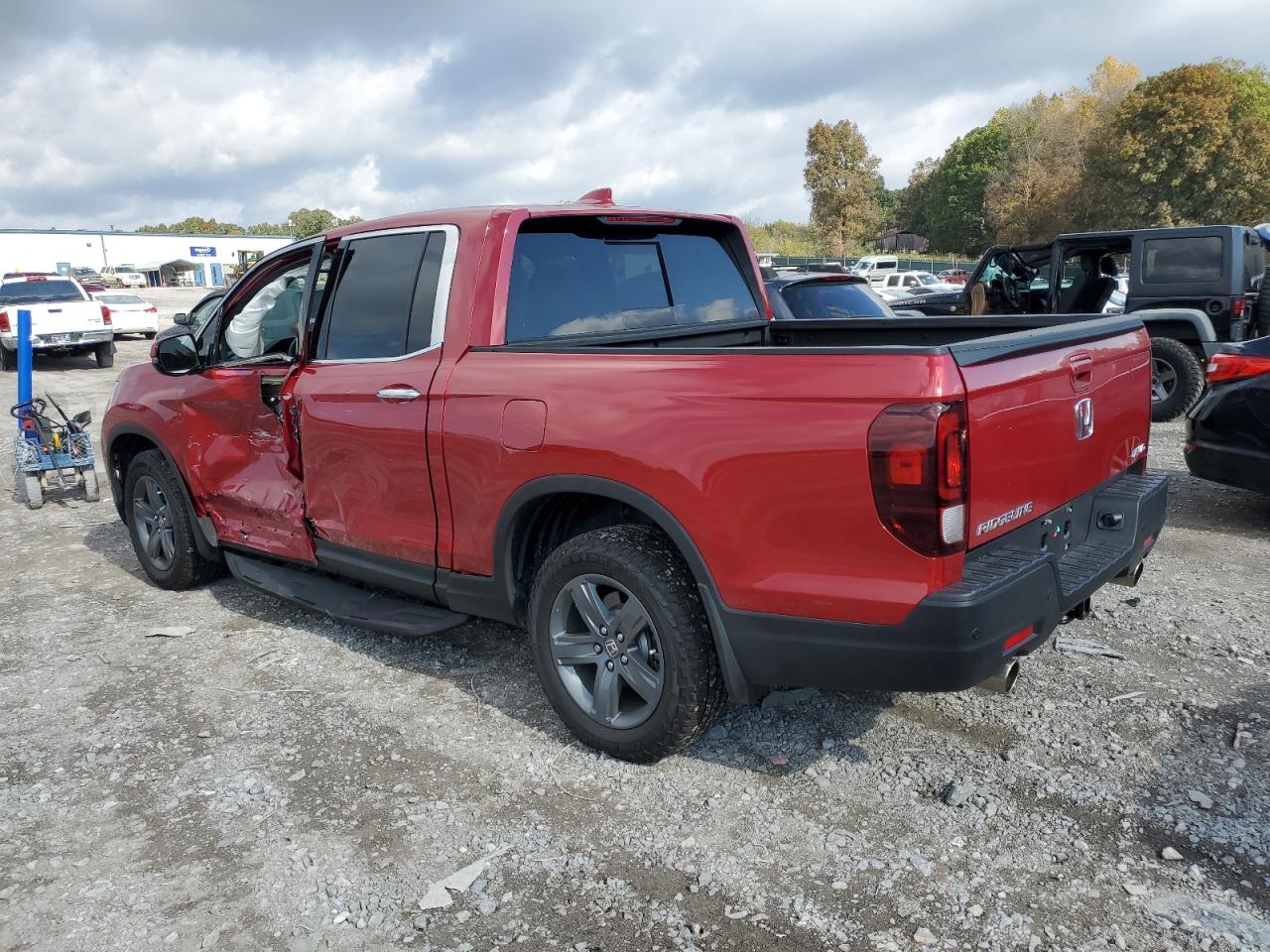2021 HONDA RIDGELINE — VIN 5FPYK3F78MB007750 — photo 2