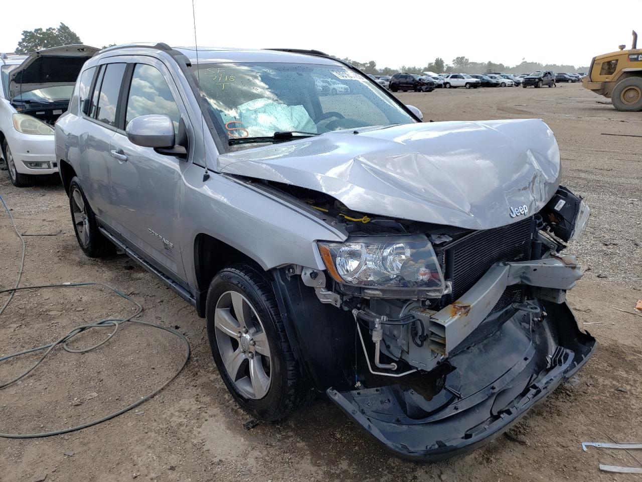 2016 JEEP COMPASS LA — VIN 1C4NJCEAXGD800572 — photo 4