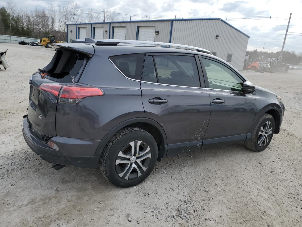 2017 TOYOTA RAV4 LE — VIN JTMBFREV2HJ707302 — photo 3