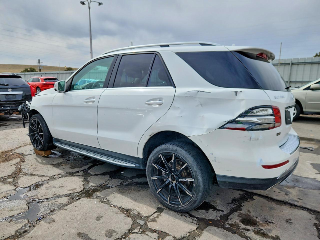 2016 MERCEDES-BENZ GLE — VIN 4JGDA5HB2GA734317 — photo 2