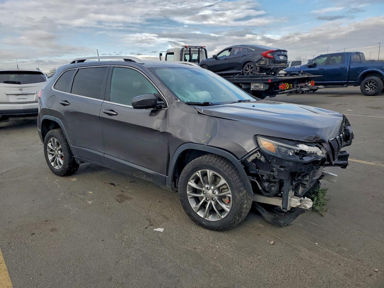 2019 JEEP Cherokee — VIN 1C4PJLLB1KD264432 — photo 4