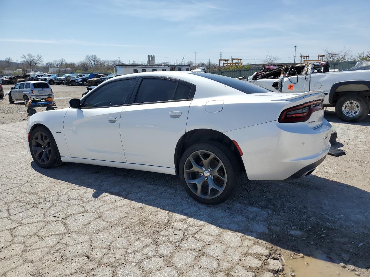 2015 DODGE CHARGER R/ — VIN 2C3CDXCT9FH917334 — photo 2