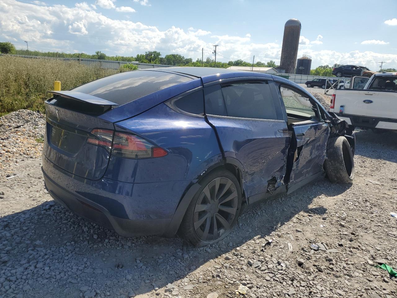 2022 TESLA MODEL X — VIN 7SAXCBE51NF331414 — photo 3