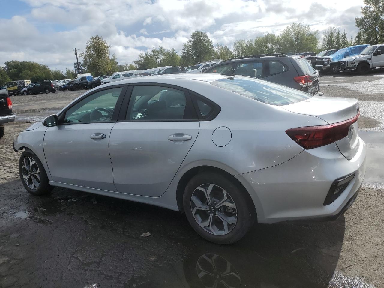 2021 KIA FORTE FE — VIN 3KPF24AD2ME367072 — photo 2