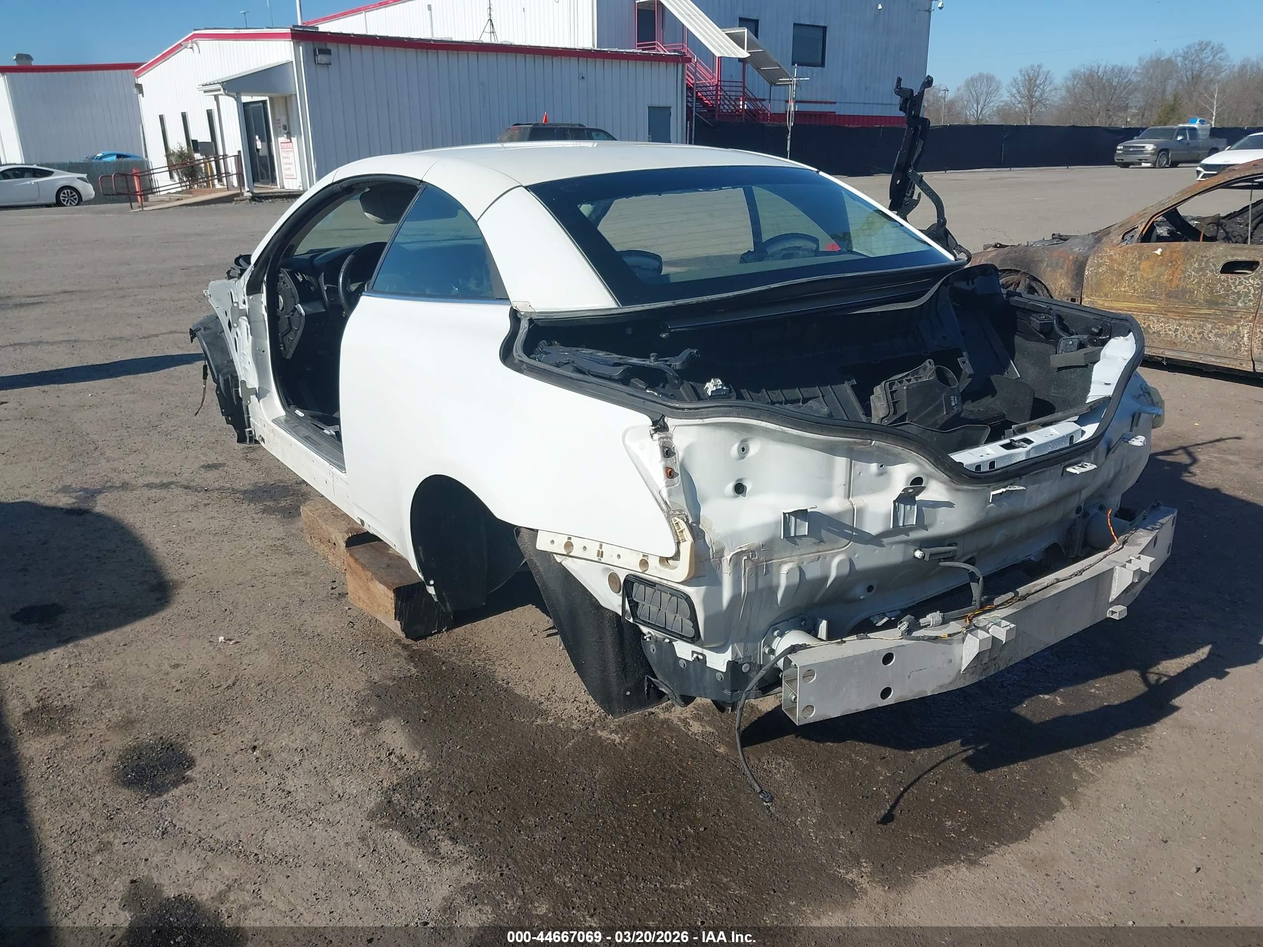 2014 INFINITI Q60 — VIN JN1CV6FE7EM900739 — photo 3