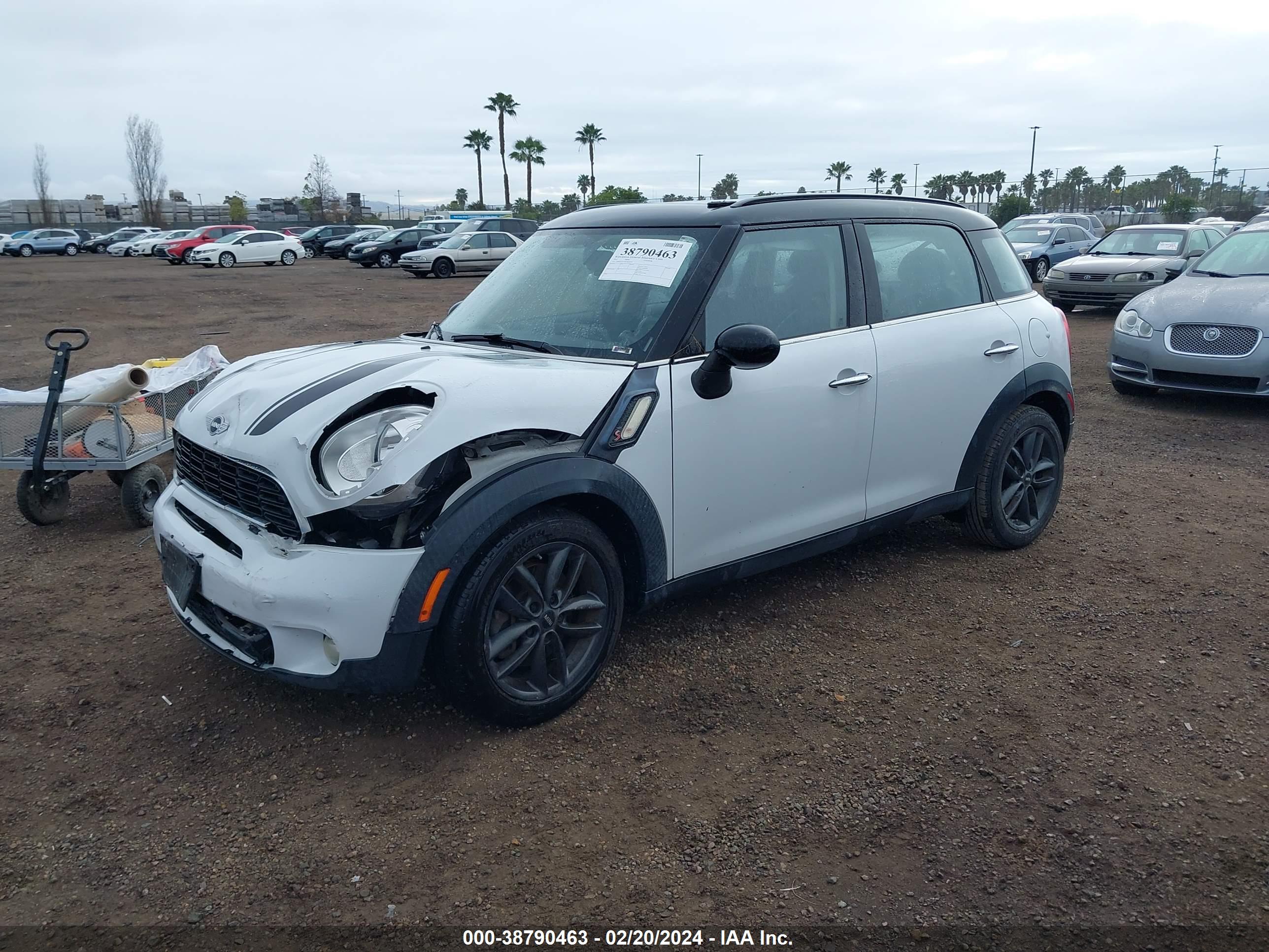 2012 MINI COOPER S COUNTRYMAN — VIN WMWZC3C58CWL87533 — photo 2
