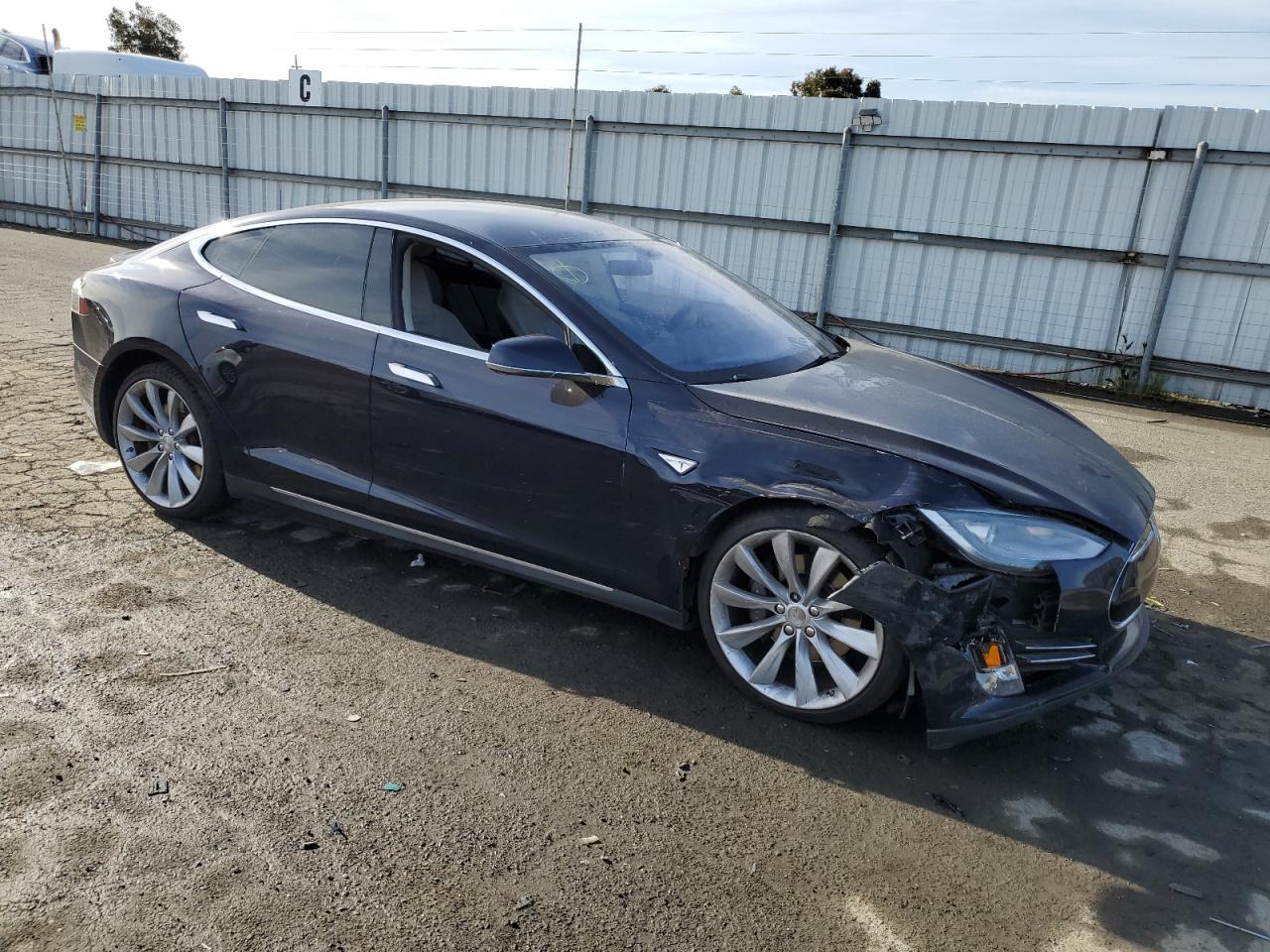2013 TESLA MODEL S — VIN 5YJSA1CP7DFP07222 — photo 4