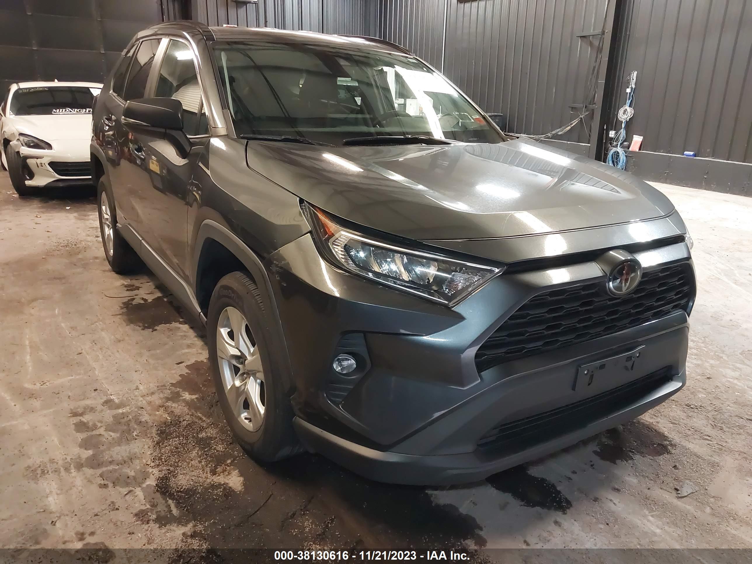 2020 TOYOTA RAV4 — VIN 2T3P1RFV3LC109153 — photo 1 of 15