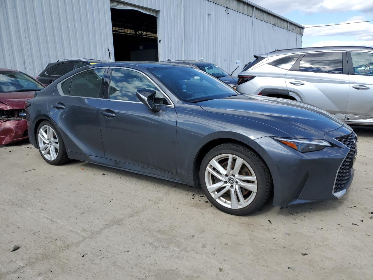 2021 LEXUS IS 300 — VIN JTHC81F25M5045463 — photo 4