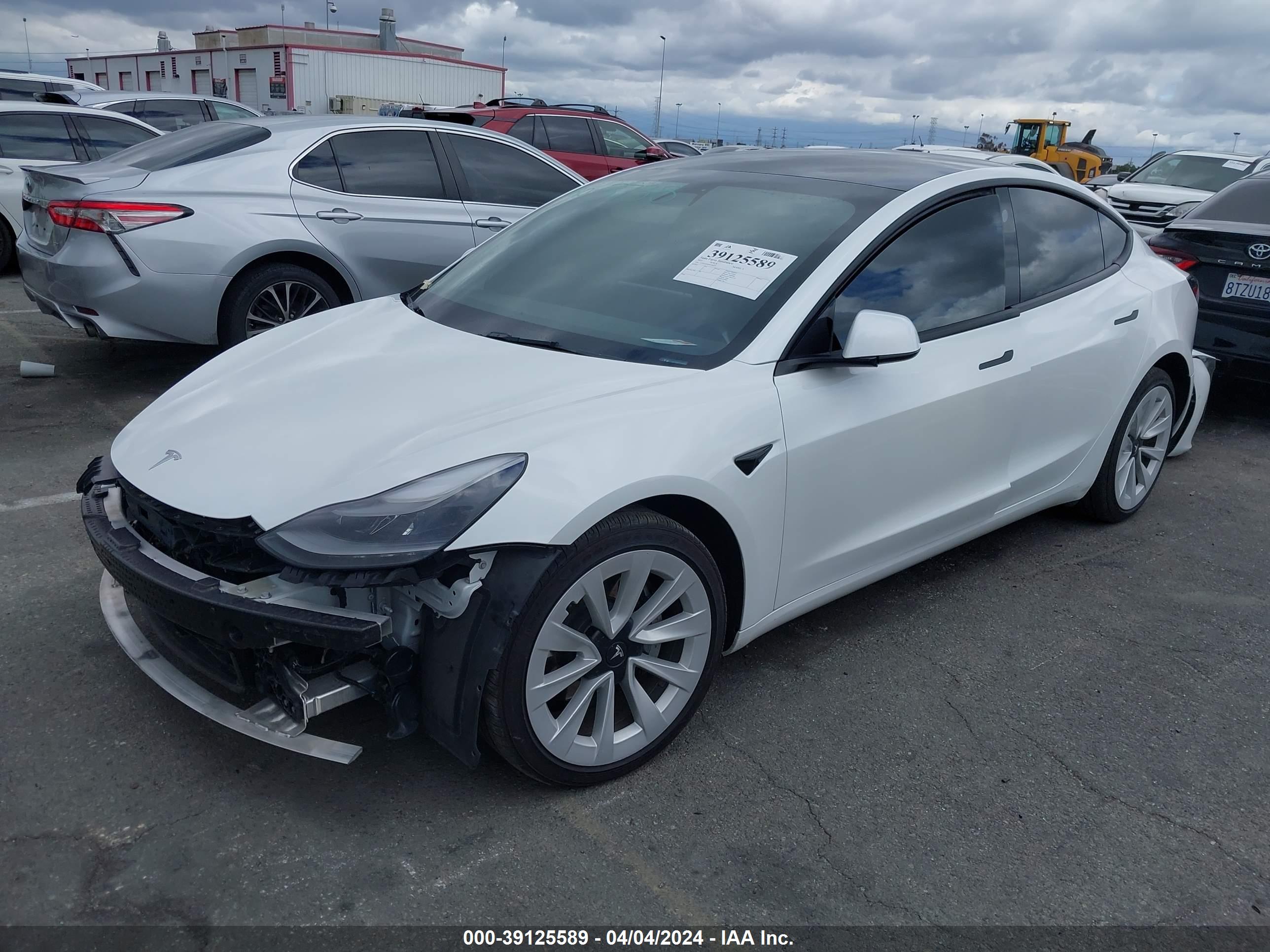 2022 TESLA MODEL 3 — VIN 5YJ3E1EB2NF106375 — photo 2