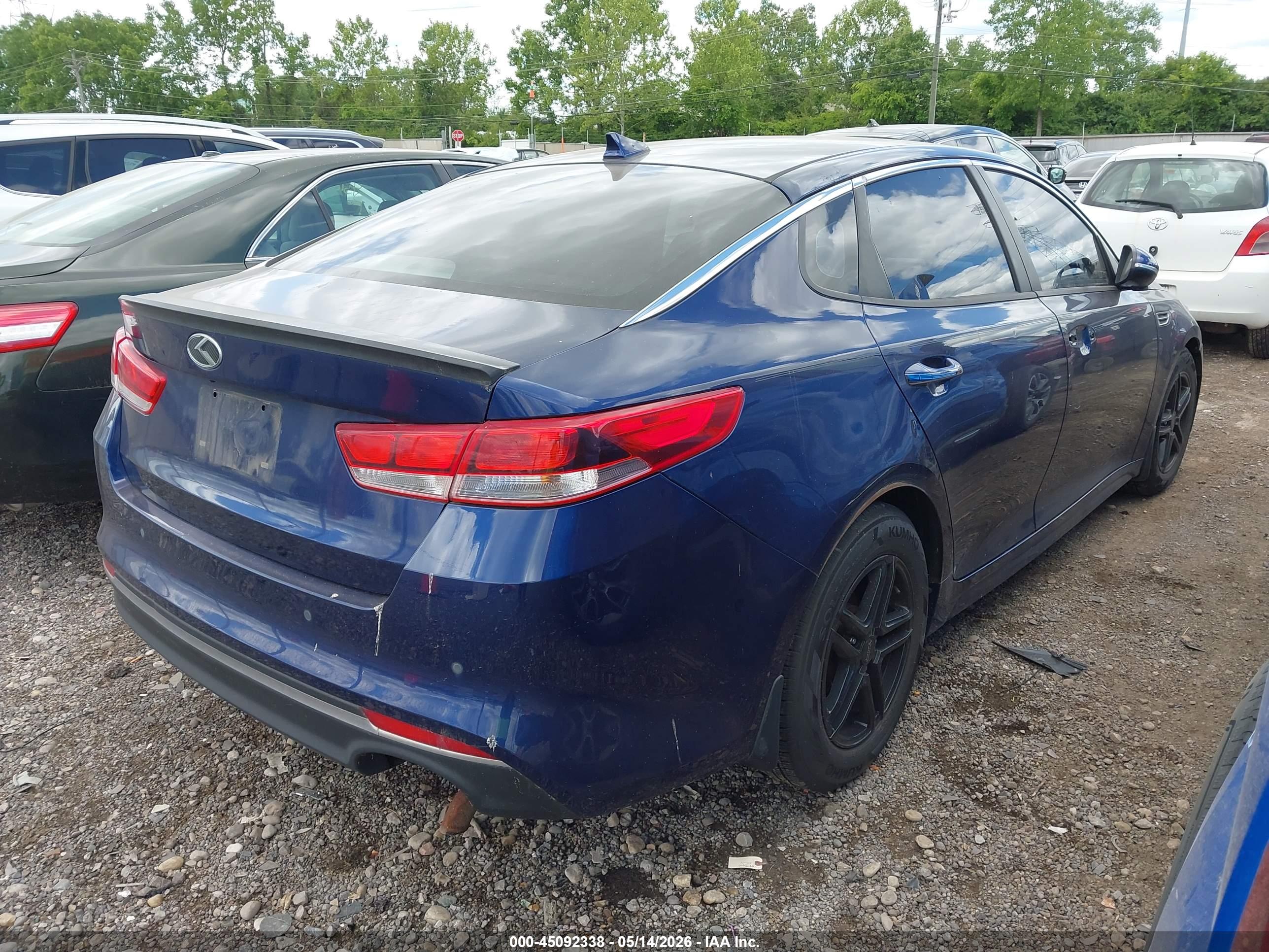2016 KIA Optima — VIN 5XXGT4L35GG093237 — photo 4