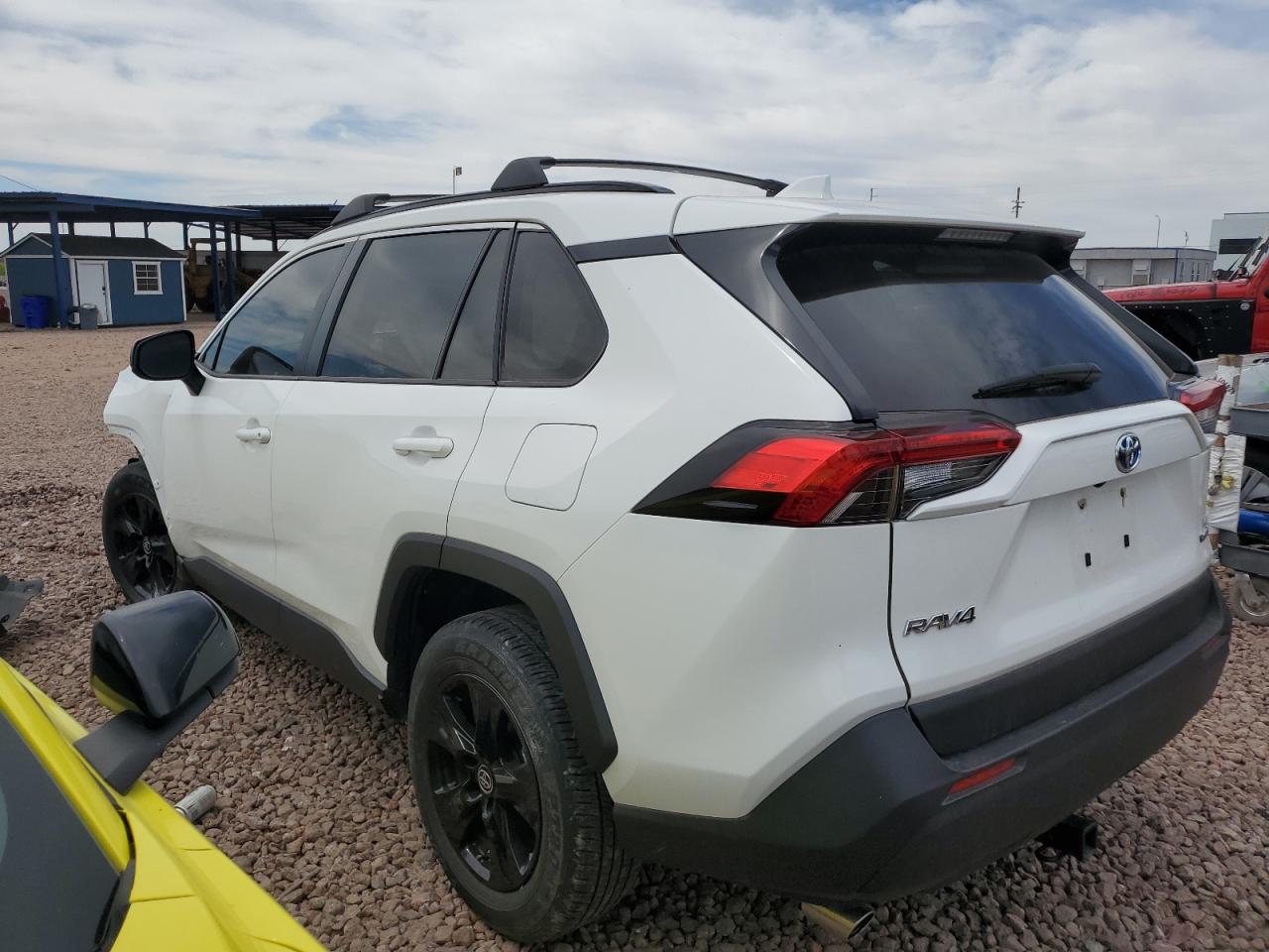 2022 TOYOTA RAV4 LE — VIN JTMLWRFV1ND153411 — photo 2