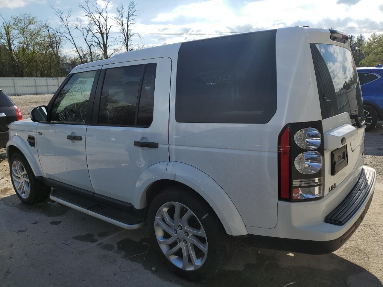 2016 LAND ROVER LR4 HSE — VIN SALAG2V64GA811290 — photo 2