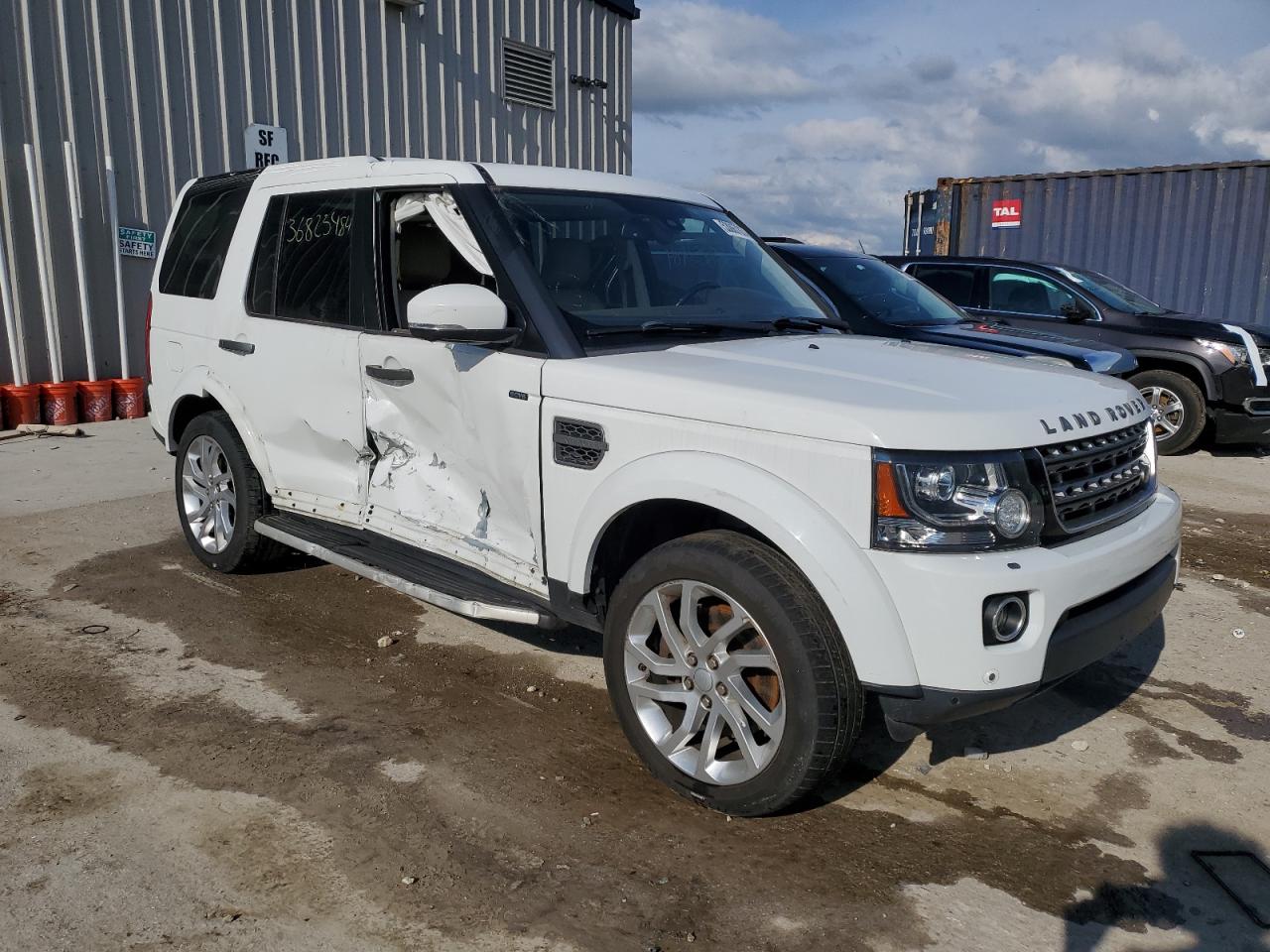2016 LAND ROVER LR4 HSE — VIN SALAG2V64GA811290 — photo 4