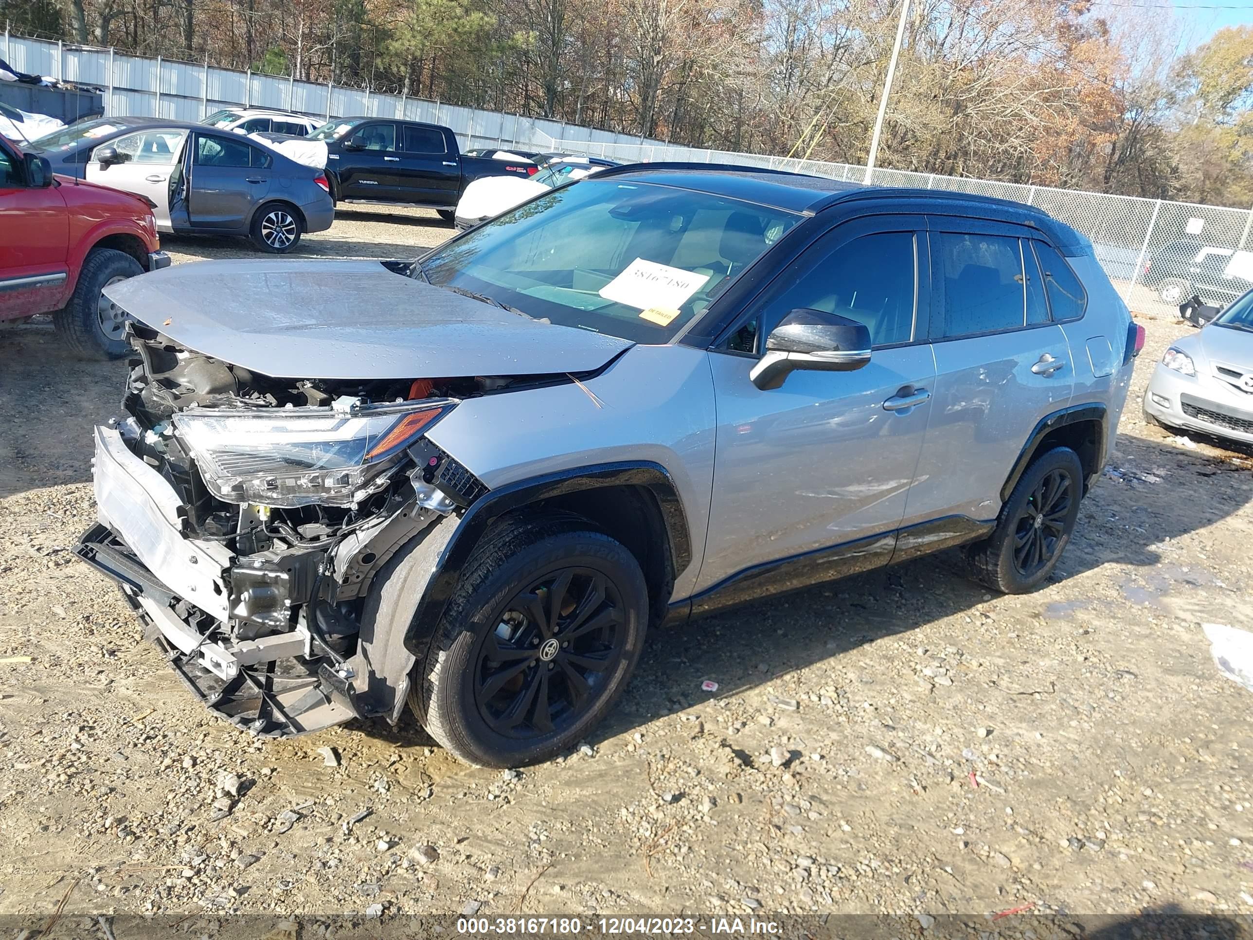 2022 TOYOTA RAV4 — VIN JTME6RFV0ND528598 — photo 2