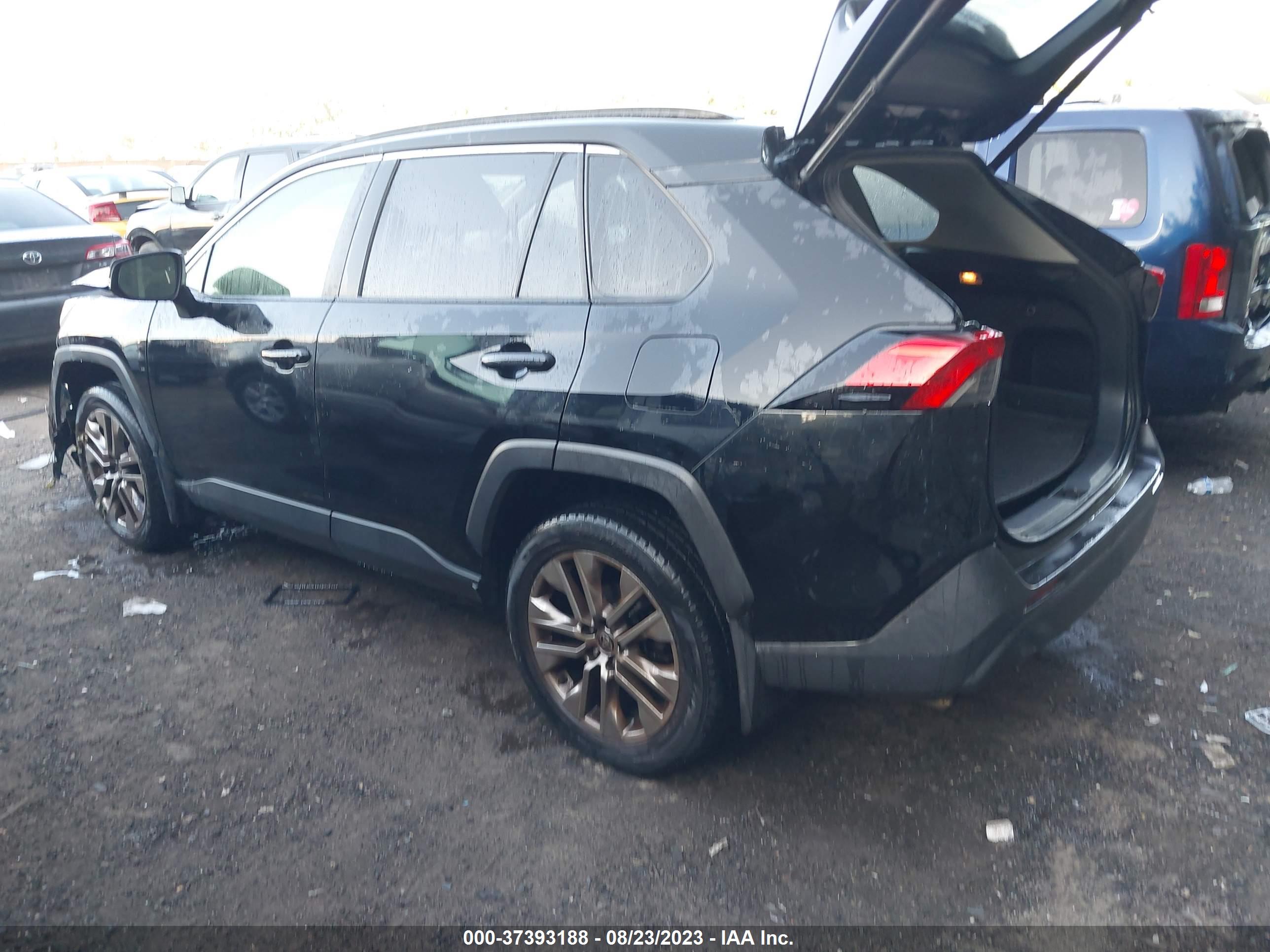 2020 TOYOTA RAV4 — VIN JTMA1RFV3LD058545 — photo 3