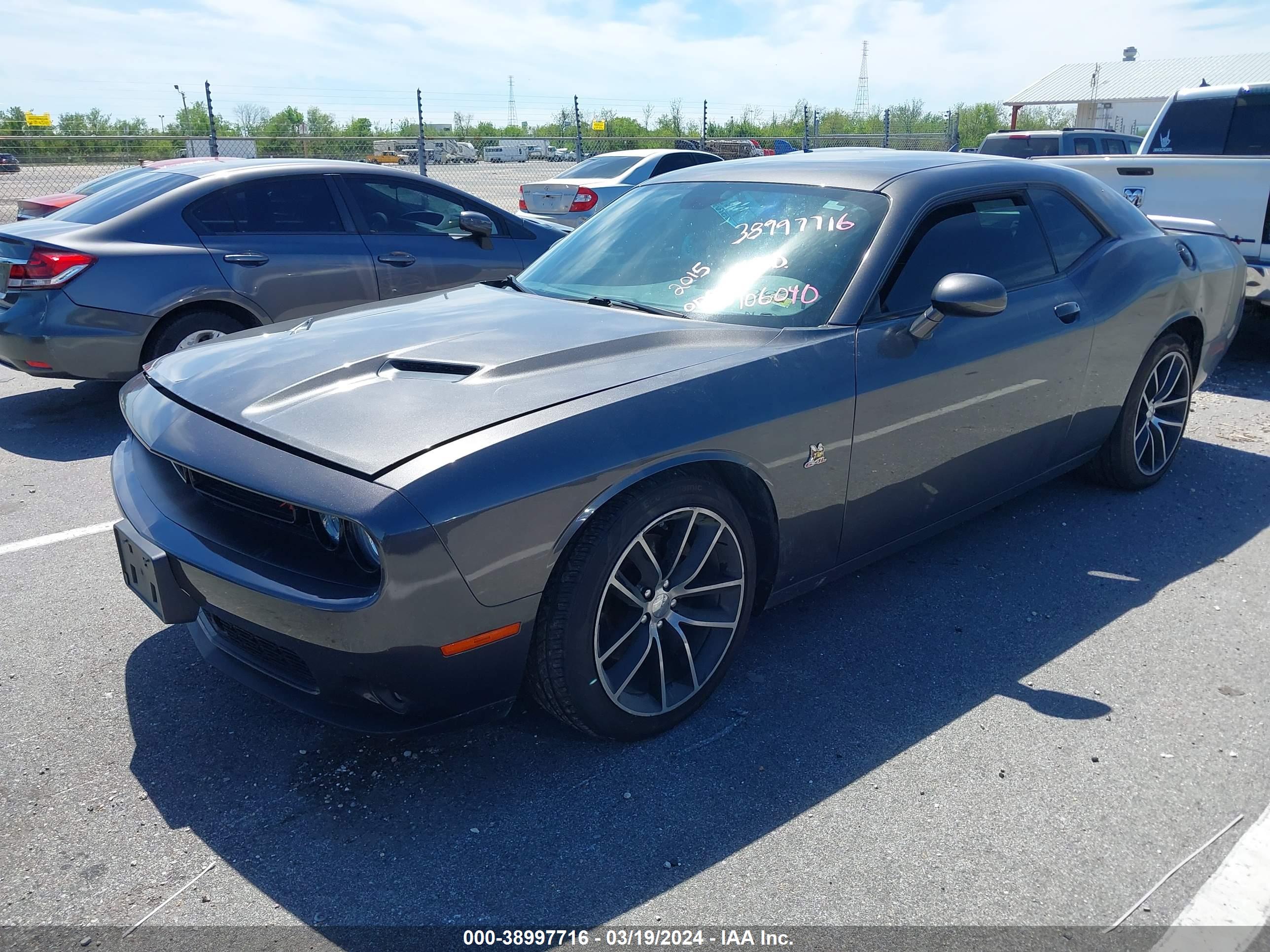 2015 DODGE CHALLENGER — VIN 2C3CDZFJ6FH732373 — photo 2