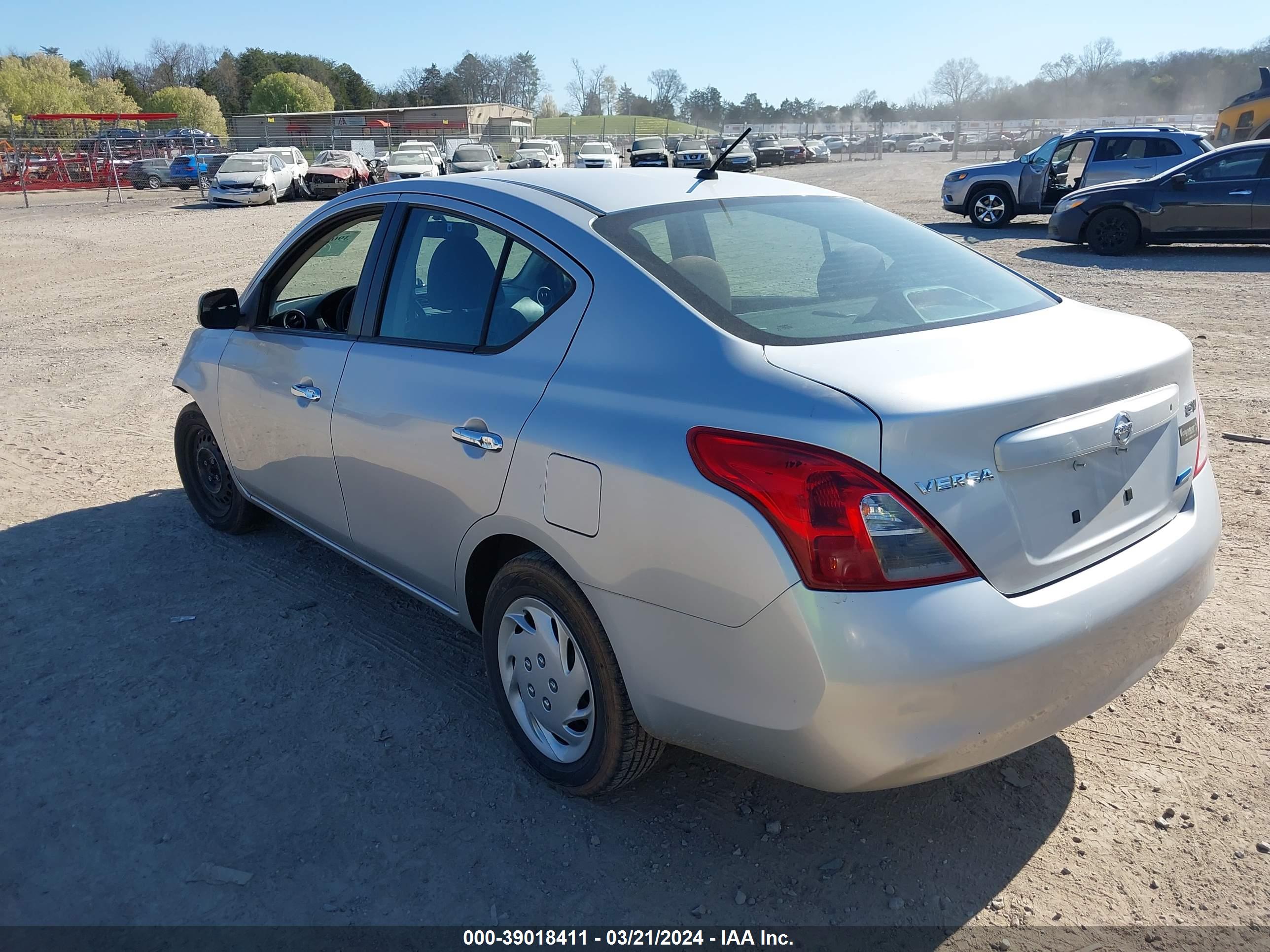 2012 NISSAN VERSA — VIN 3N1CN7AP2CL855568 — photo 3