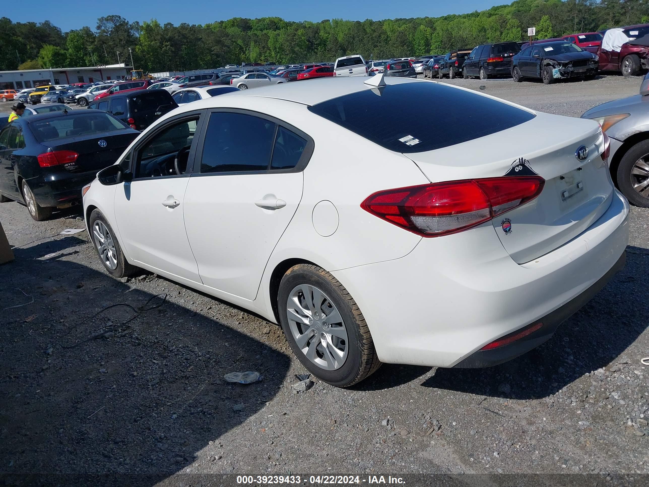 2017 KIA FORTE — VIN 3KPFK4A77HE080522 — photo 3