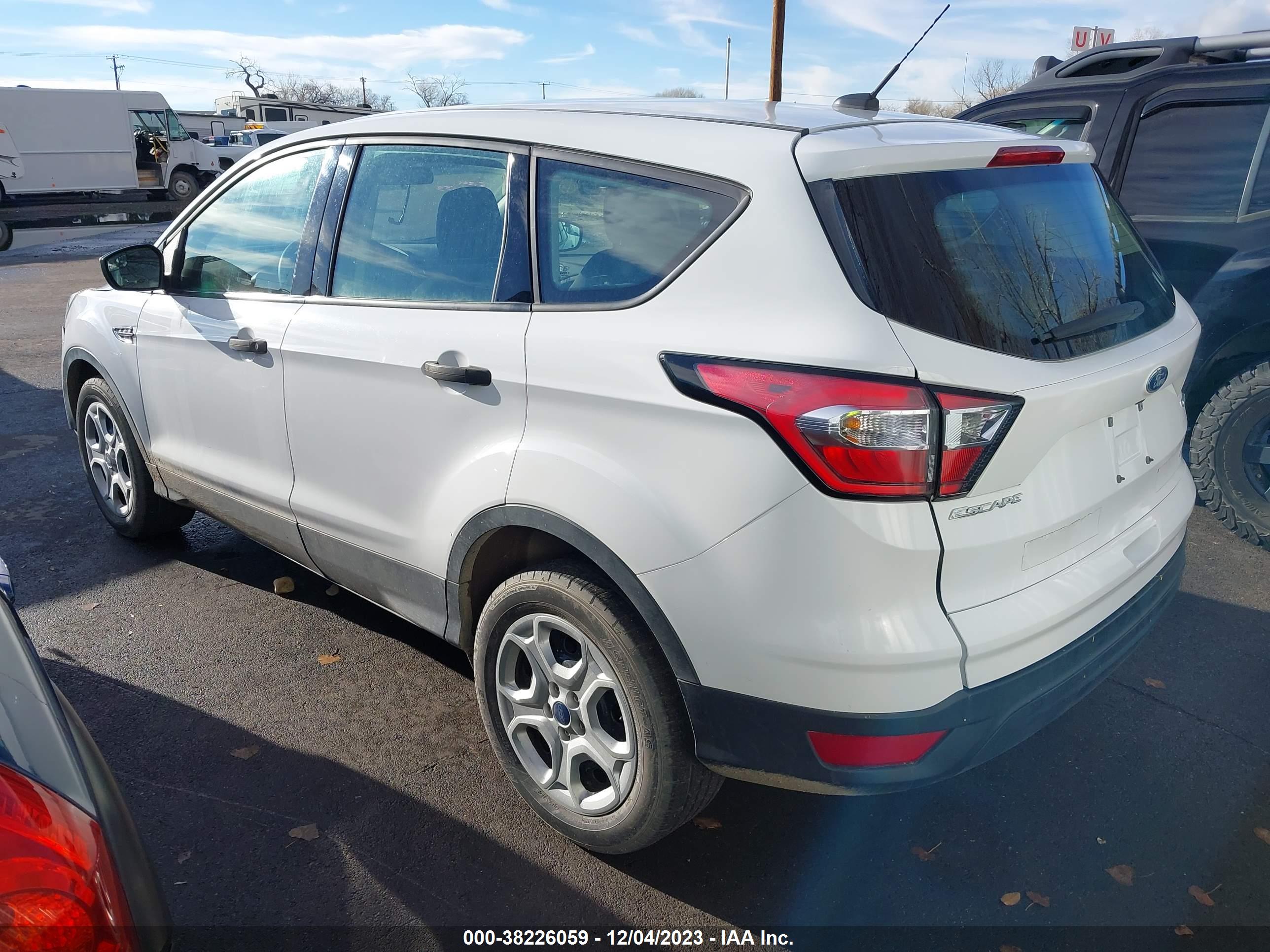 2018 FORD ESCAPE — VIN 1FMCU0F73JUD60679 — photo 3