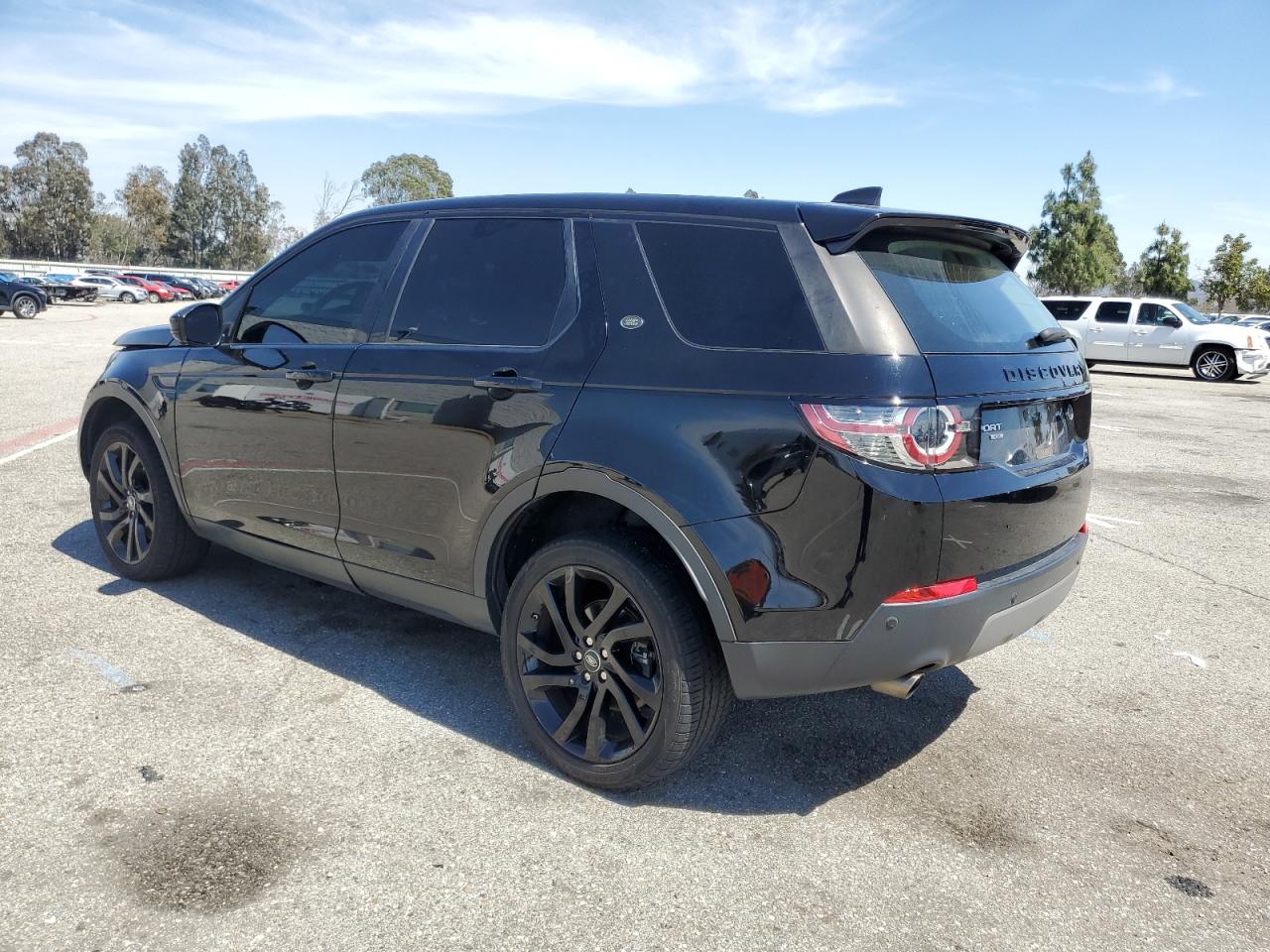 2017 LAND ROVER DISCOVERY — VIN SALCR2BG1HH699301 — photo 2