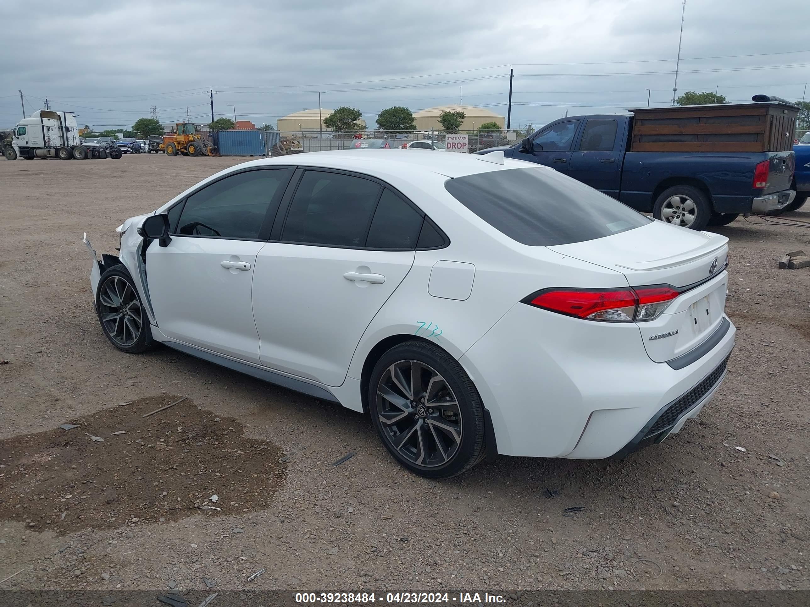 2021 TOYOTA COROLLA — VIN 5YFS4MCE4MP065179 — photo 3