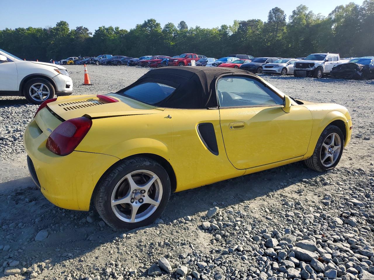 2000 TOYOTA MR2 — VIN JTDFR3206Y0020831 — photo 3