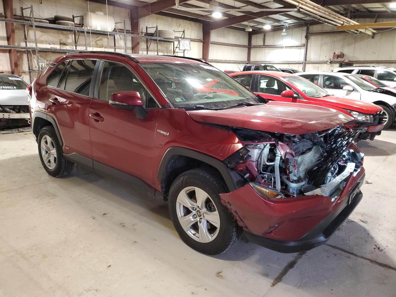 2019 TOYOTA RAV4 XLE — VIN JTMRWRFVXKJ018810 — photo 4