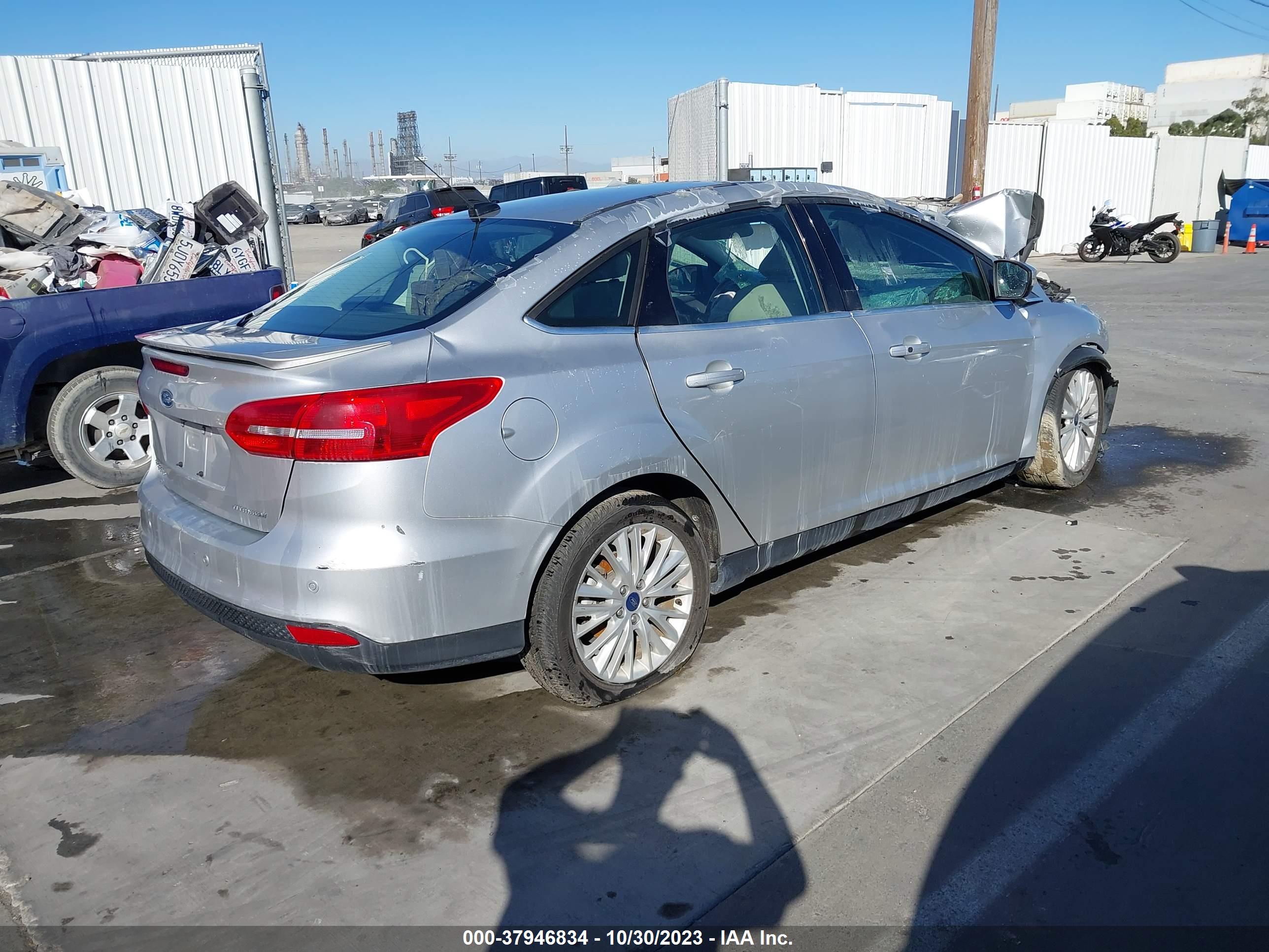 2017 FORD FOCUS — VIN 1FADP3J21HL288237 — photo 4