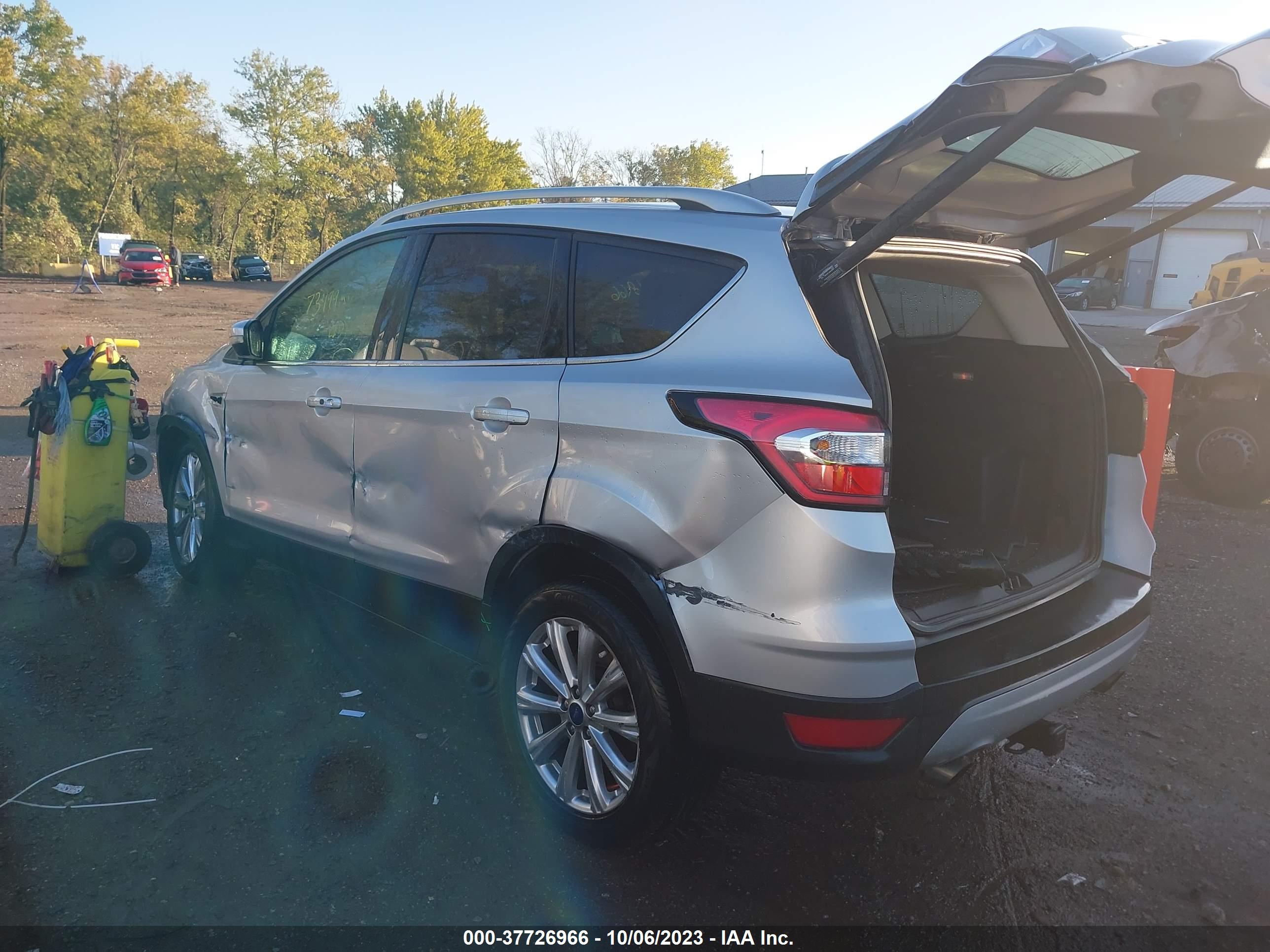 2017 FORD ESCAPE — VIN 1FMCU0JD5HUD50775 — photo 3
