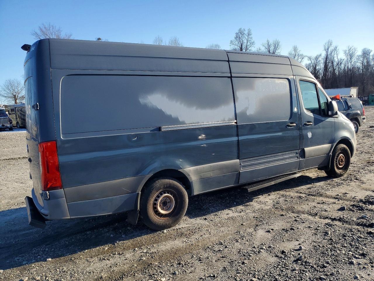 2019 MERCEDES-BENZ Sprinter — VIN WD4PF1CD5KP138232 — photo 3