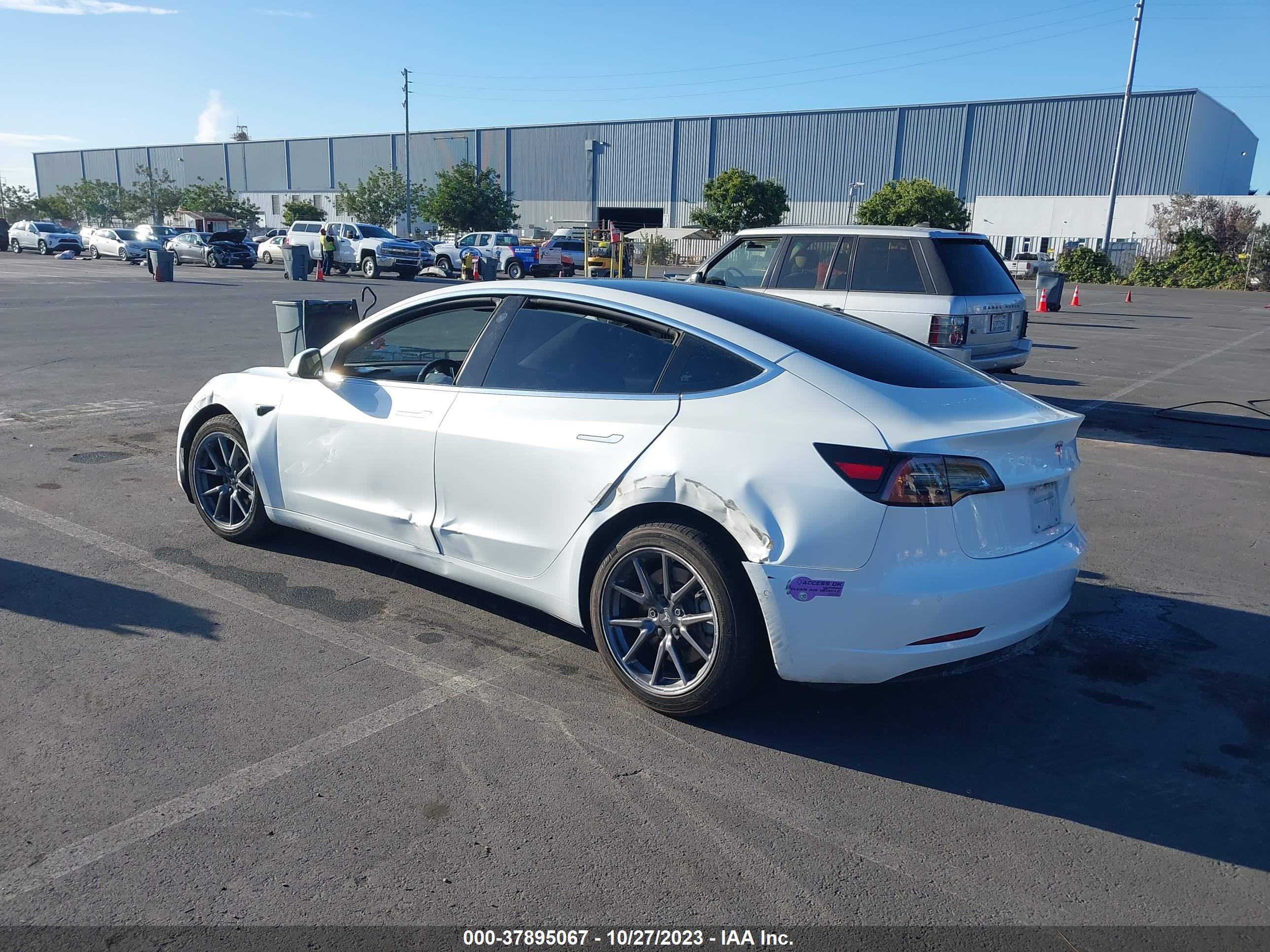 2018 TESLA MODEL 3 — VIN 5YJ3E1EB8JF146776 — photo 3