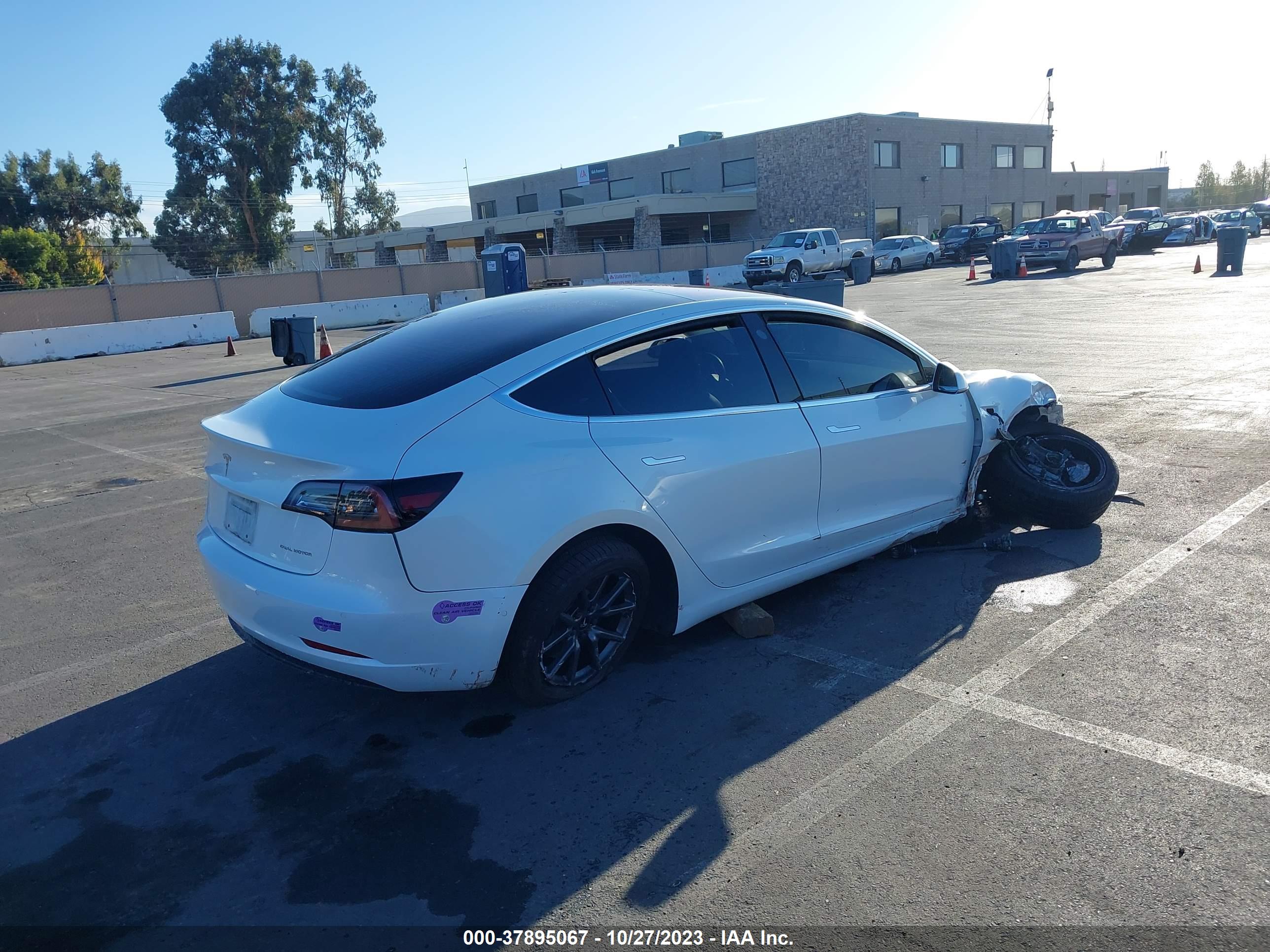 2018 TESLA MODEL 3 — VIN 5YJ3E1EB8JF146776 — photo 4