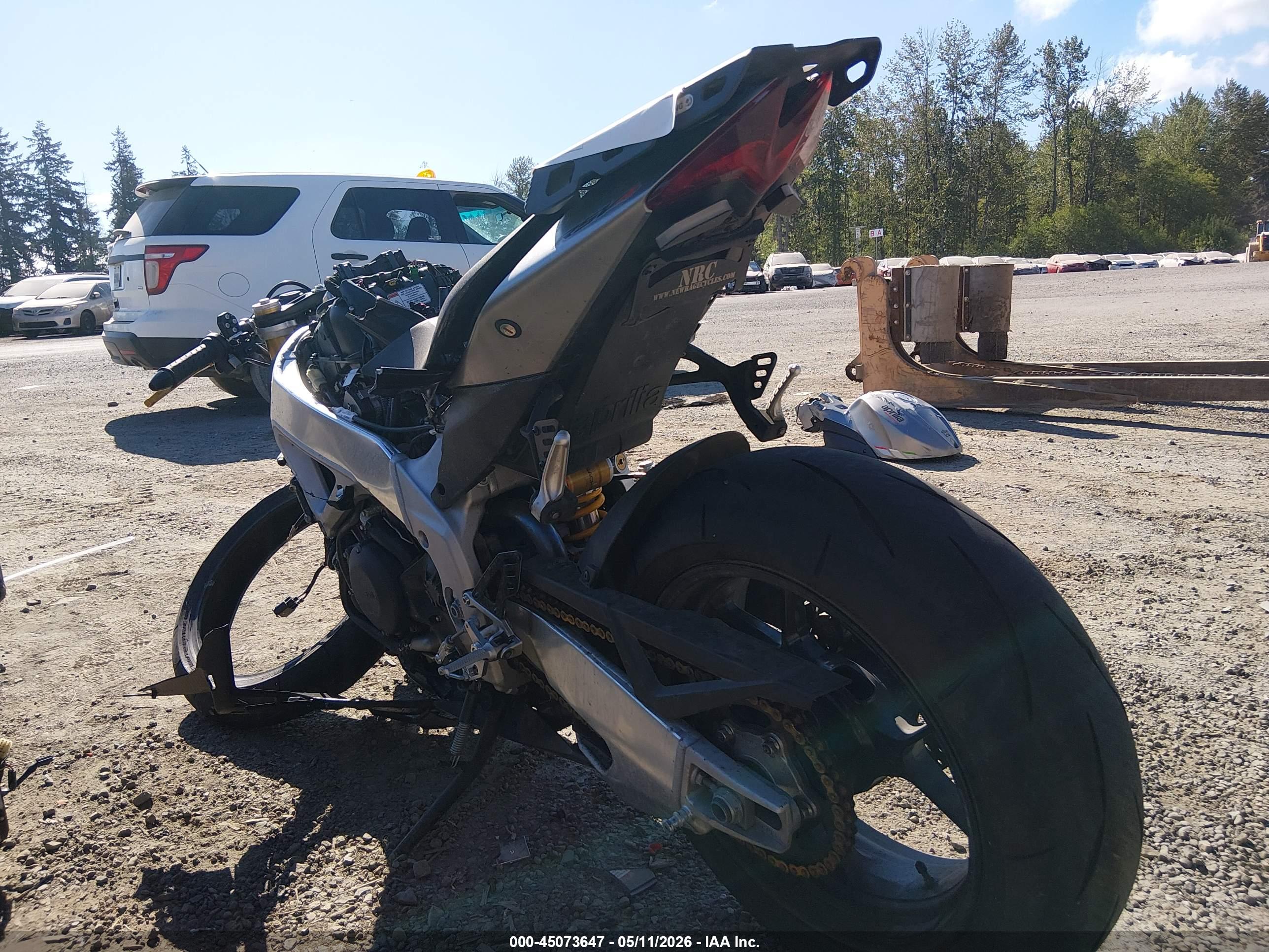 2021 APRILIA rsv — VIN ZD4KYUA02MS000040 — photo 3
