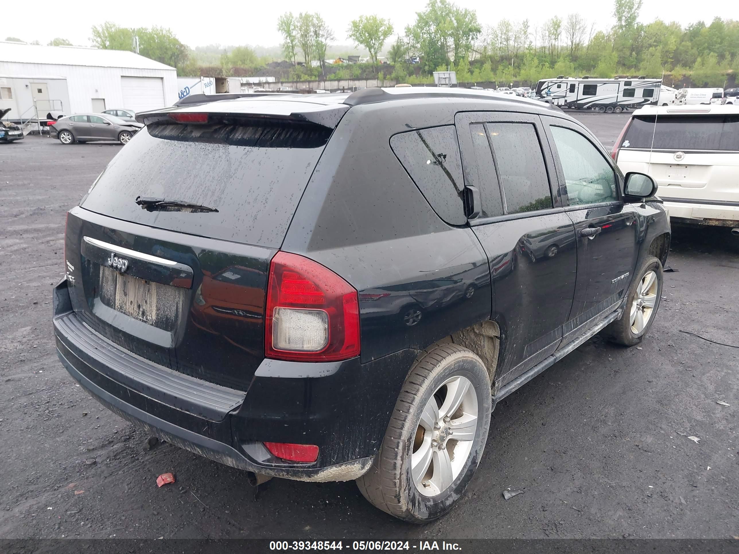 2015 JEEP COMPASS — VIN 1C4NJDBB9FD416588 — photo 4