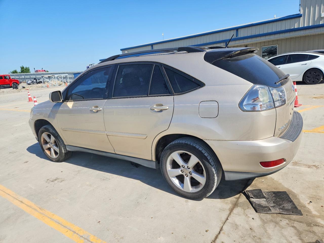 2006 LEXUS RX — VIN 2T2GA31U36C043997 — photo 2