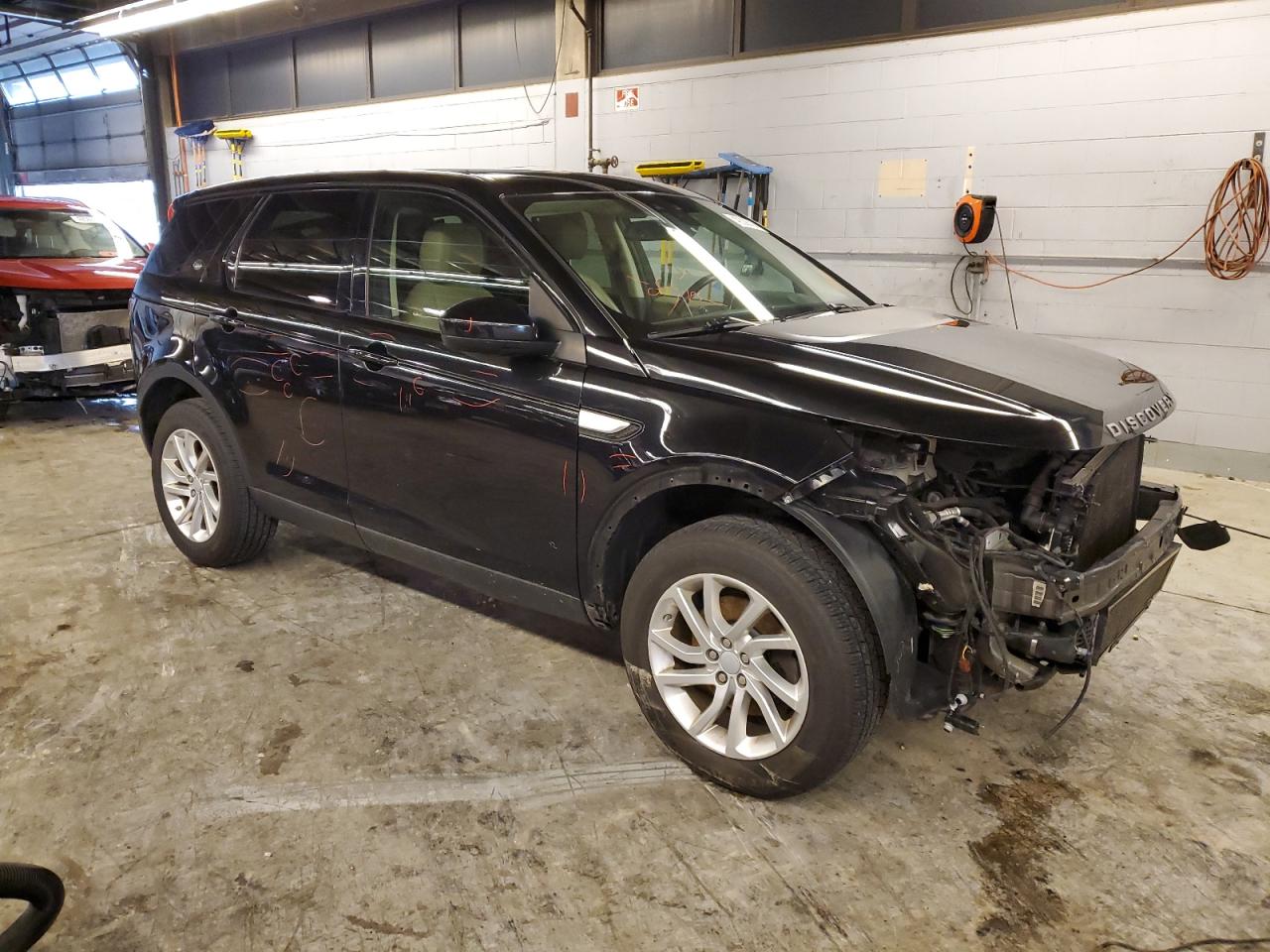 2016 LAND ROVER DISCOVERY — VIN SALCR2BG3GH588425 — photo 4