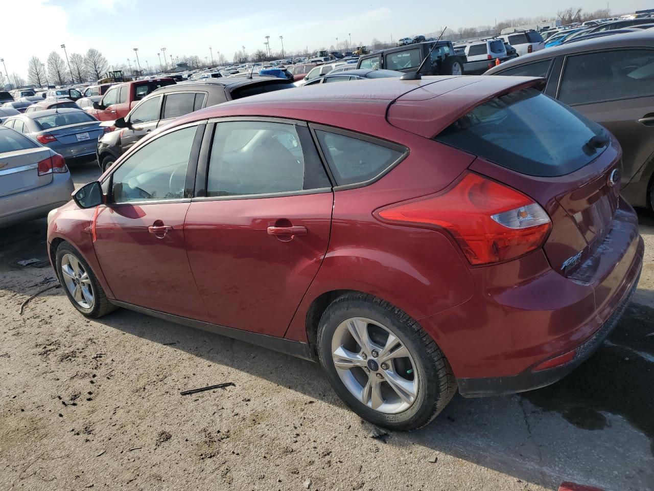 2014 FORD FOCUS SE — VIN 1FADP3K26EL373570 — photo 2