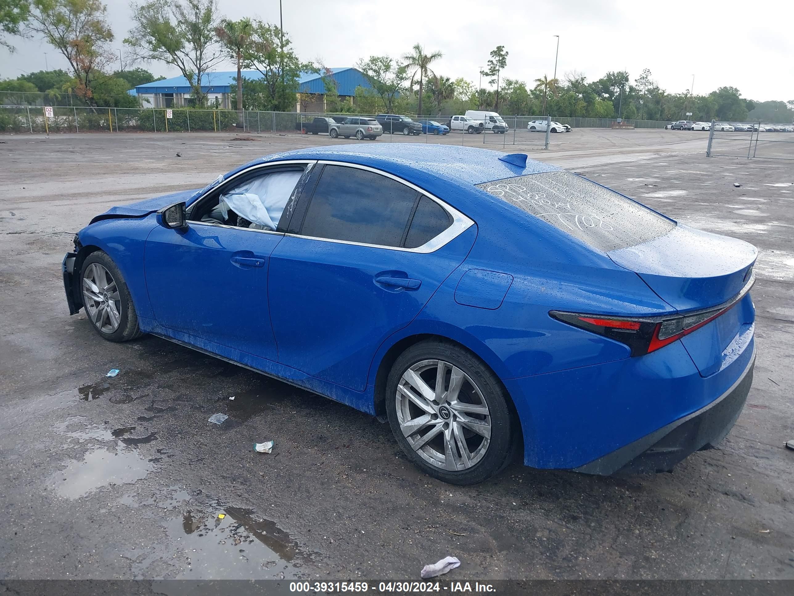 2021 LEXUS IS 300 — VIN JTHAA1D2XM5117708 — photo 3