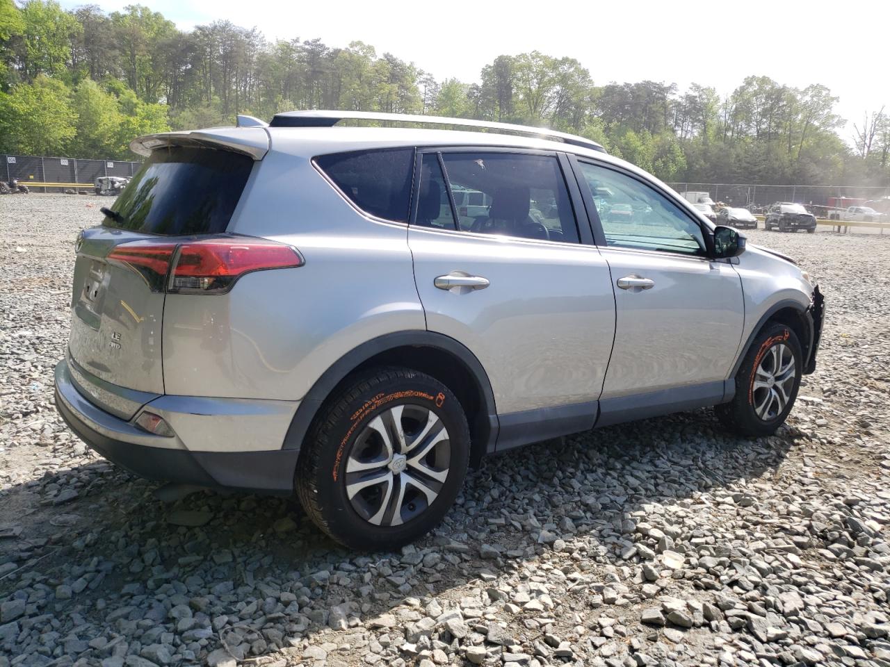 2017 TOYOTA RAV4 LE — VIN 2T3BFREV1HW542134 — photo 3
