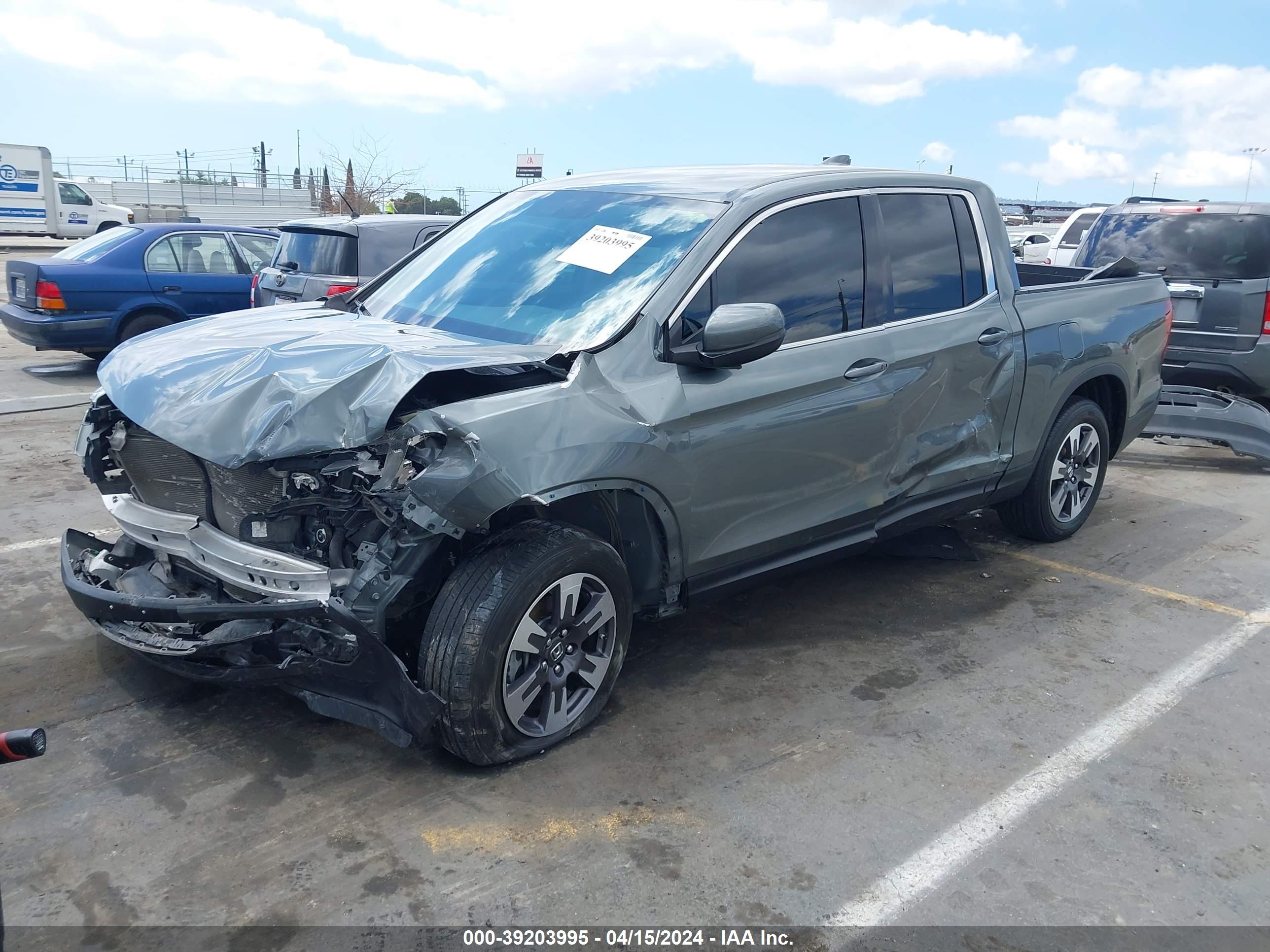 2017 HONDA RIDGELINE — VIN 5FPYK2F63HB001488 — photo 2