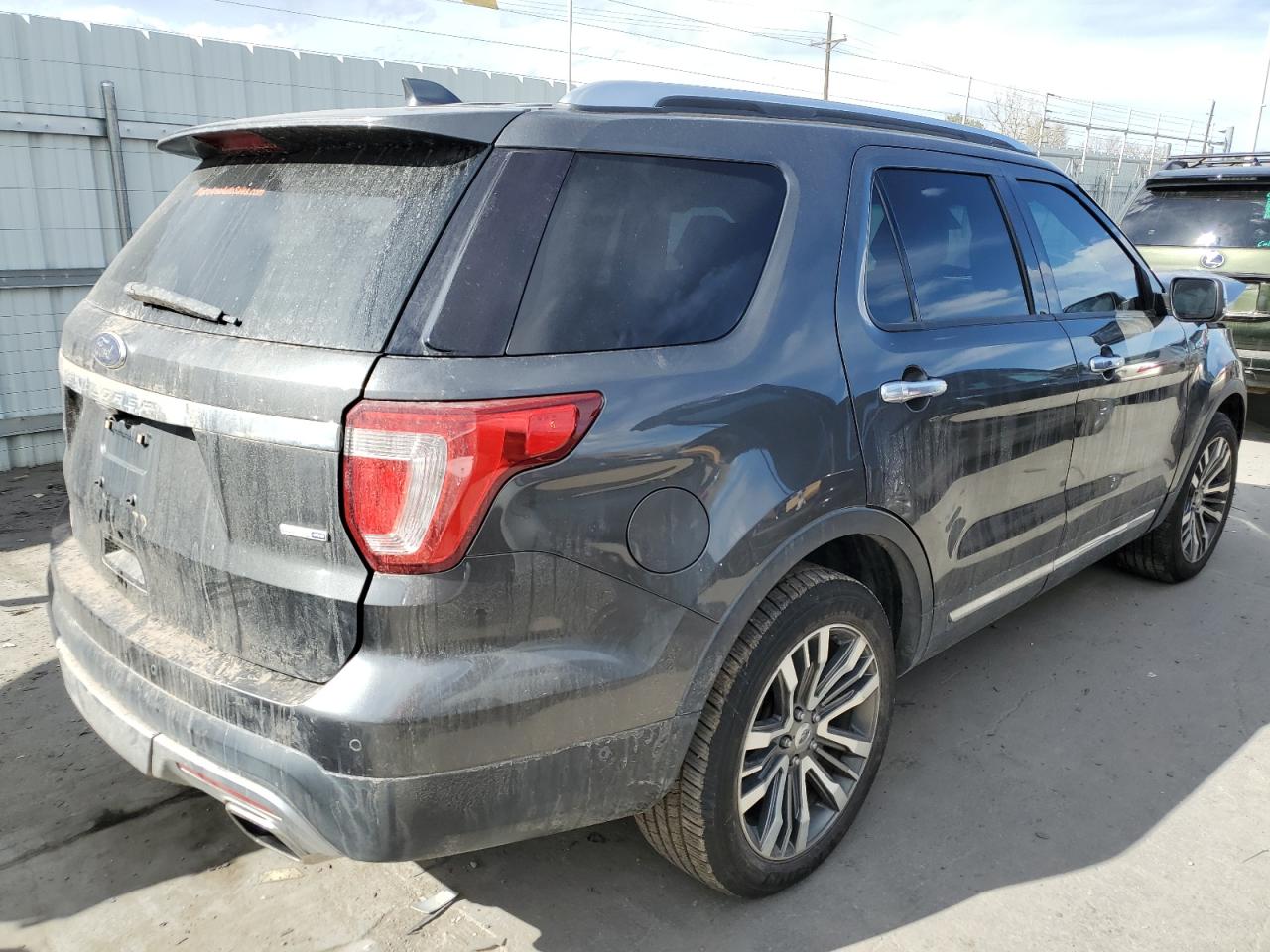 2016 FORD EXPLORER P — VIN 1FM5K8HT9GGC01924 — photo 3