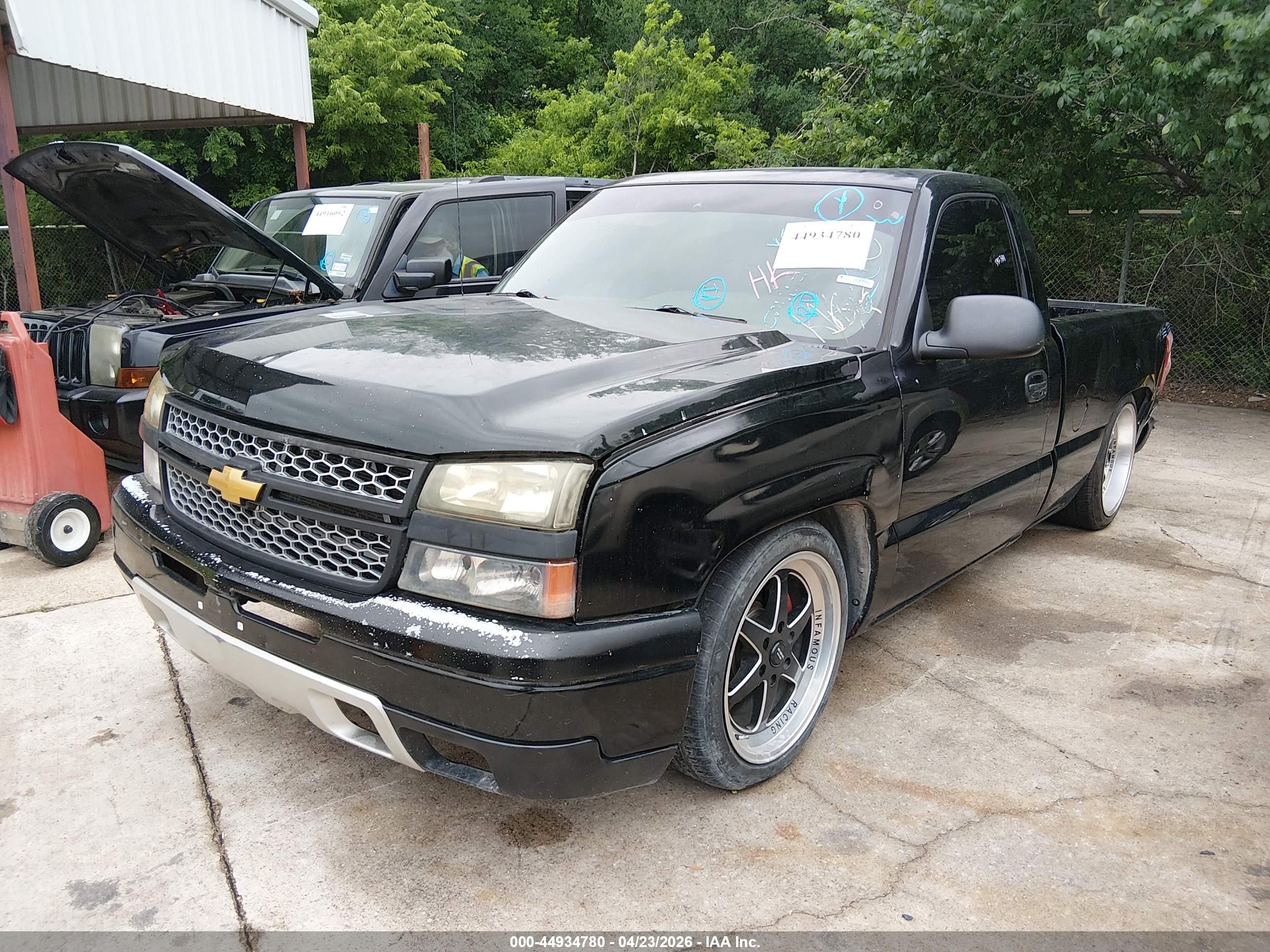 2006 CHEVROLET Silverado — VIN 3GCEC14X96G176642 — photo 2
