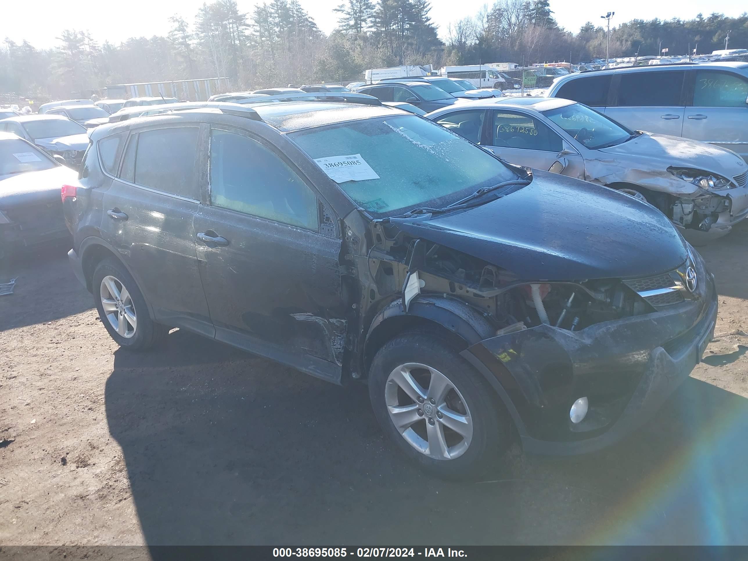 2013 TOYOTA RAV4 — VIN 2T3RFREV9DW012826 — photo 1 of 18