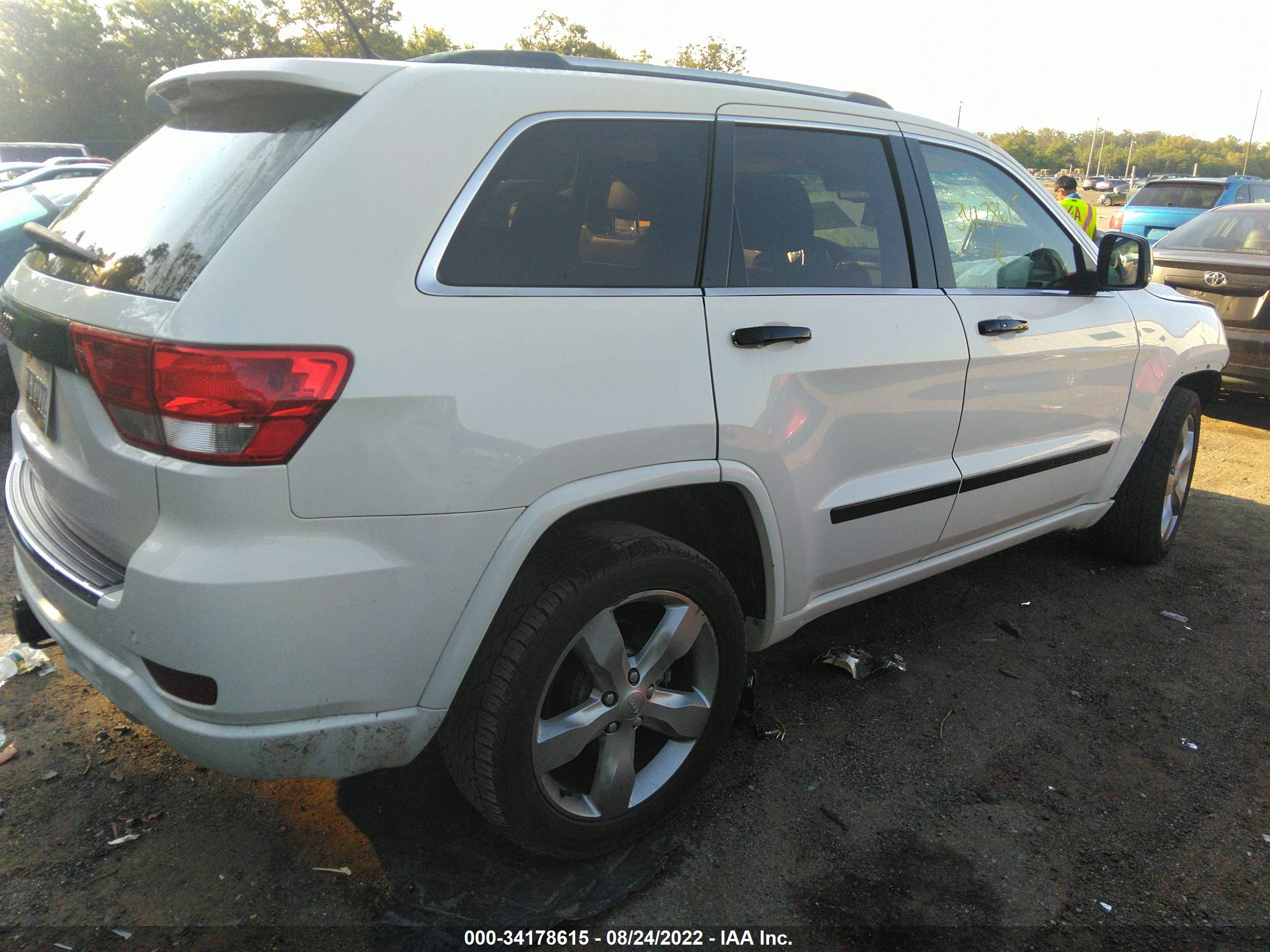 2012 JEEP GRAND CHEROKEE — VIN 1C4RJFCG3CC219716 — photo 4